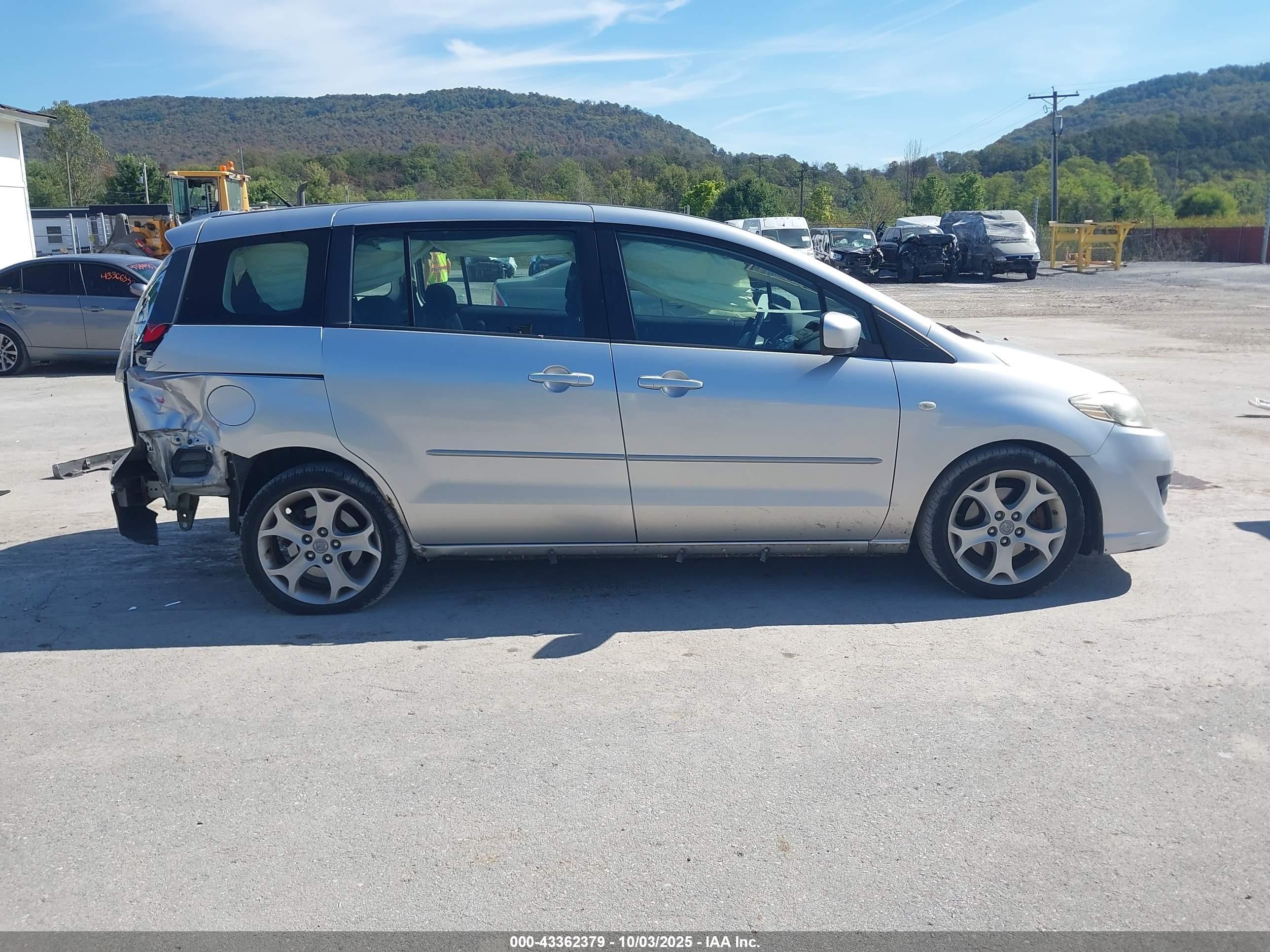 2008 Mazda Mazda5 Touring Silver vin: JM1CR29LX80308624