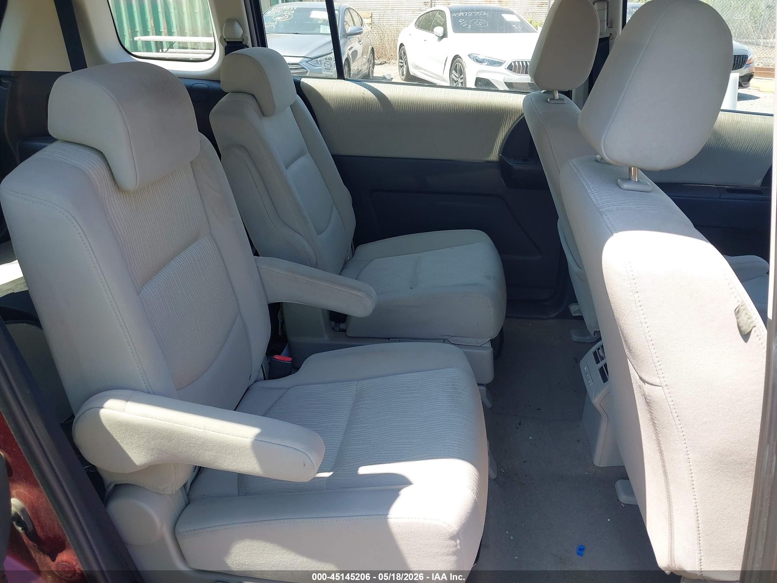 2010 Mazda Mazda5 Sport Red vin: JM1CR2WLXA0377405