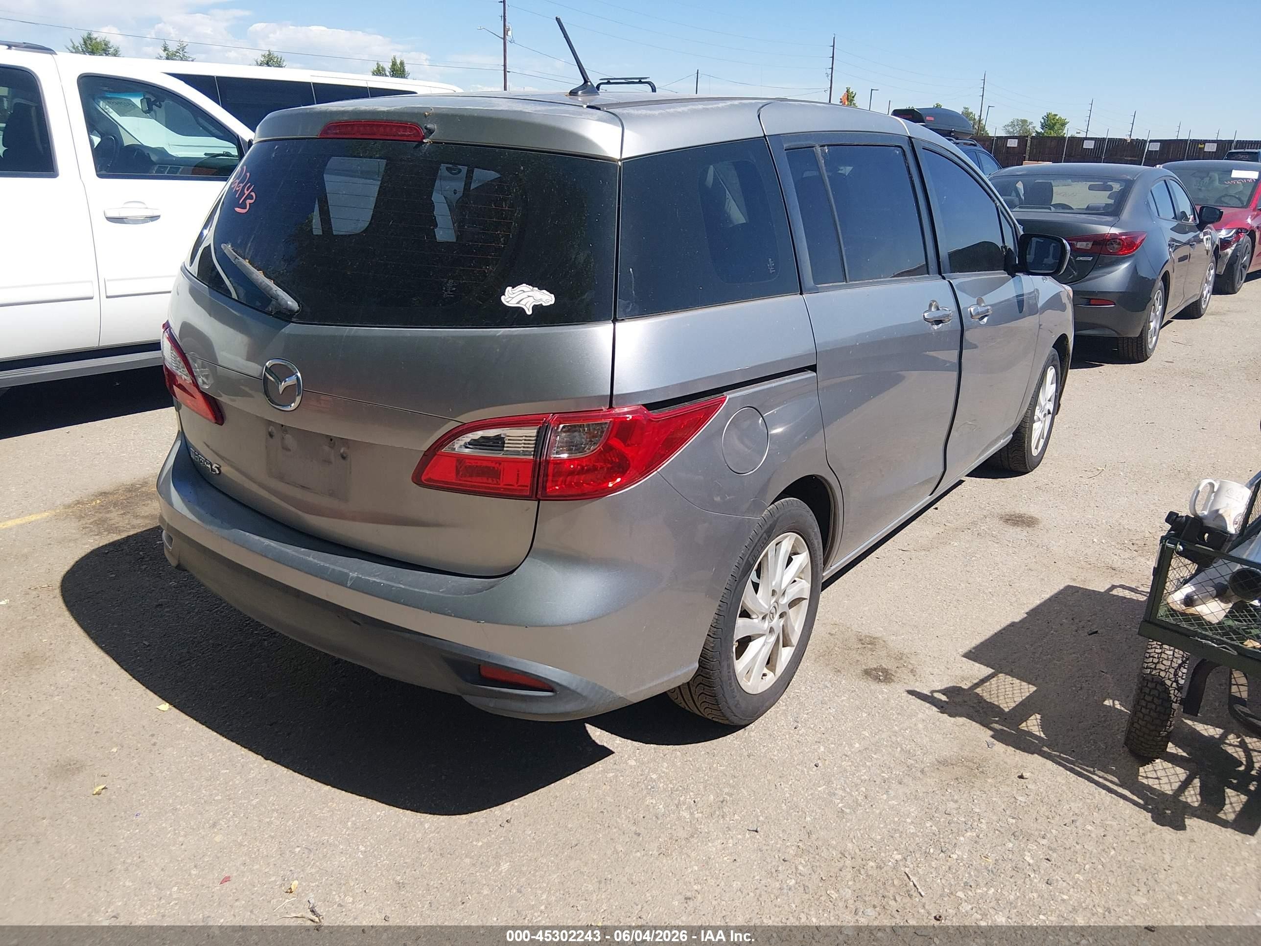 2012 Mazda Mazda5 Sport Серебряный vin: JM1CW2BL0C0136180