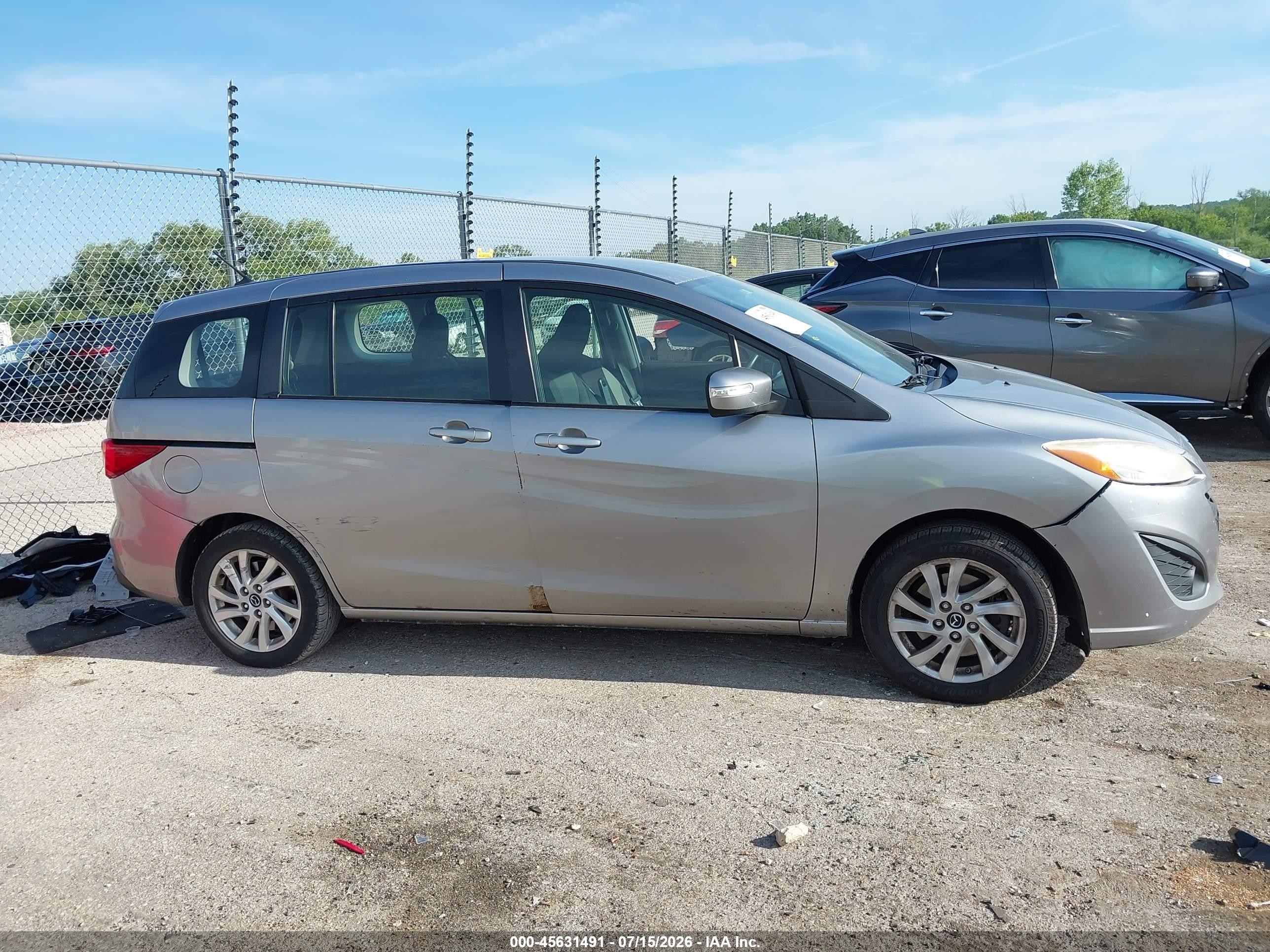 2013 Mazda Mazda5 Sport Silver vin: JM1CW2BL1D0147996