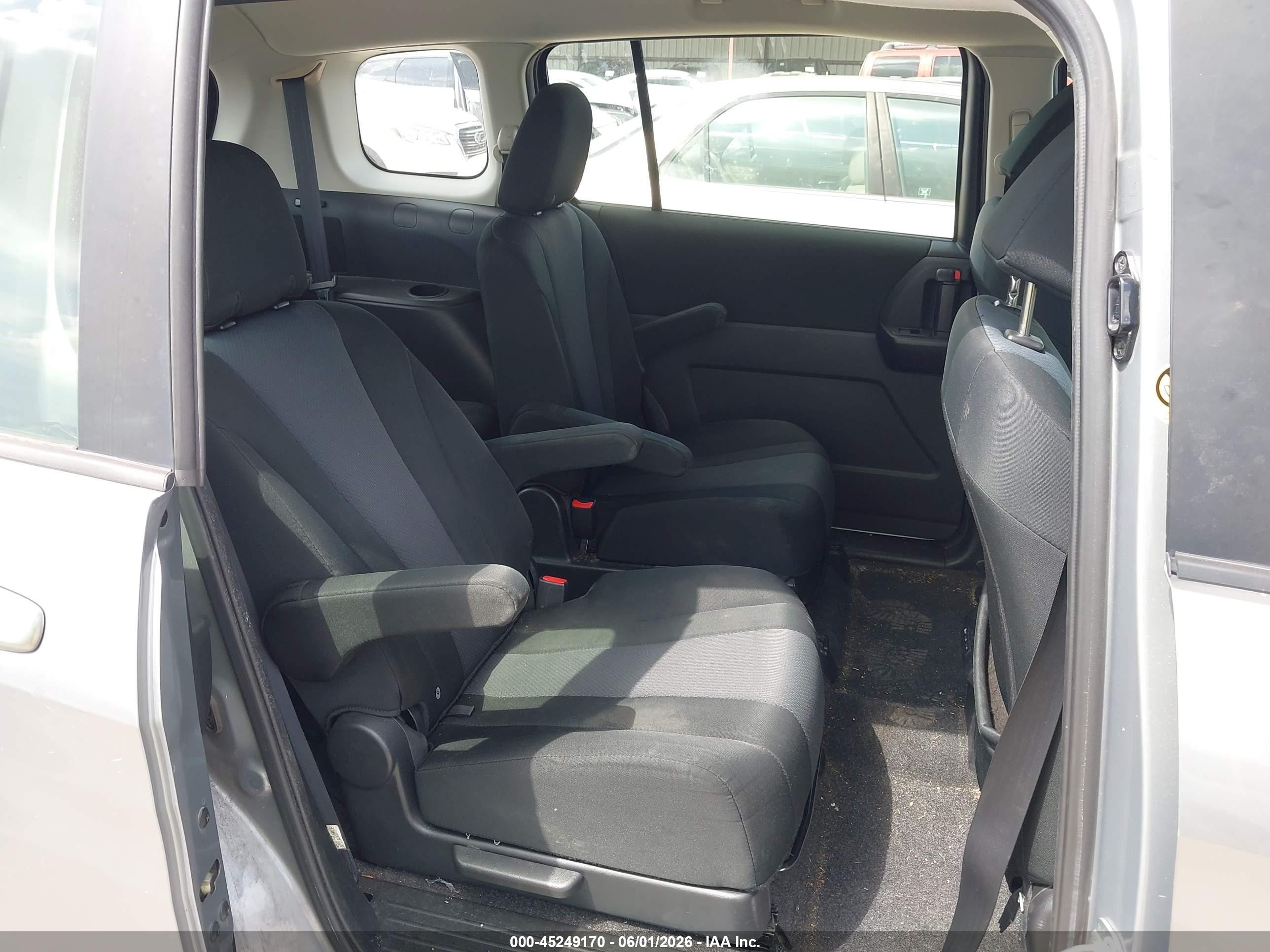 2013 Mazda Mazda5 Sport Silver vin: JM1CW2BL1D0155371
