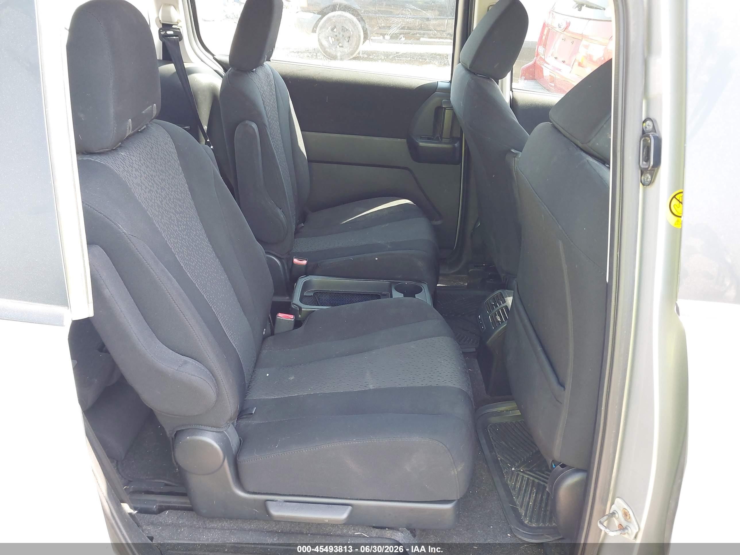 2012 Mazda Mazda5 Sport Silver vin: JM1CW2BL2C0102449