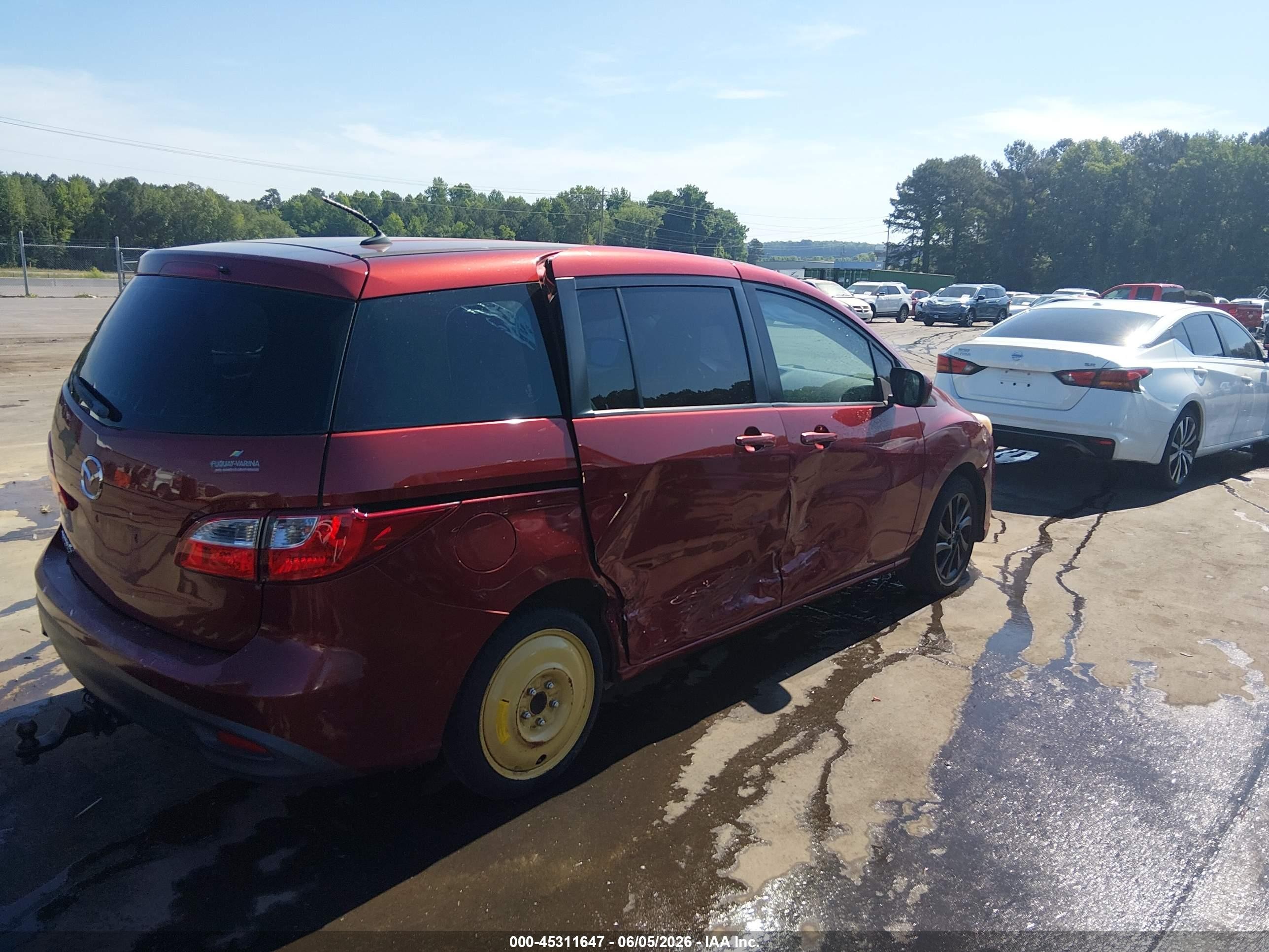 2012 Mazda Mazda5 Sport Red vin: JM1CW2BL2C0110096