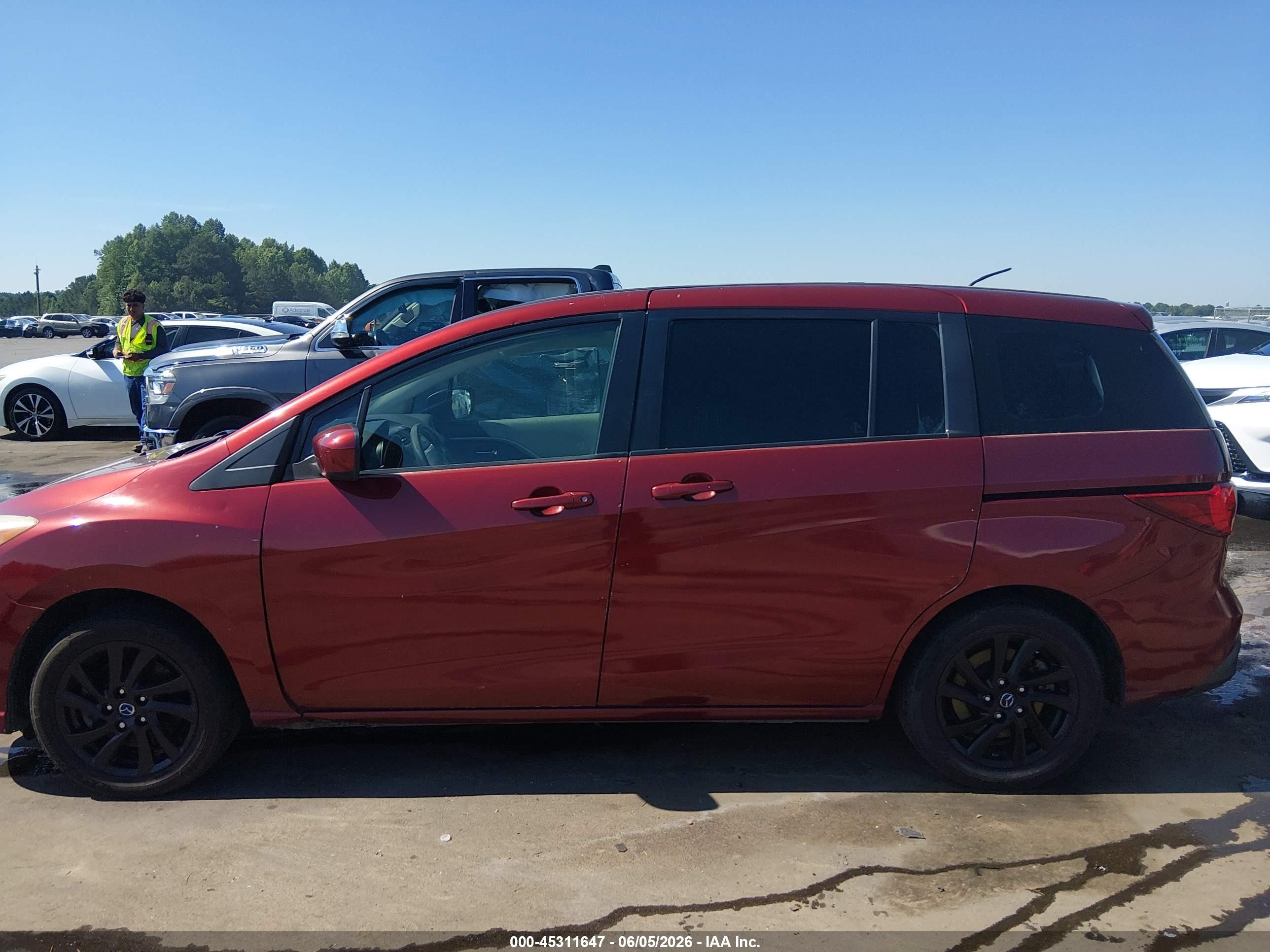 2012 Mazda Mazda5 Sport Red vin: JM1CW2BL2C0110096