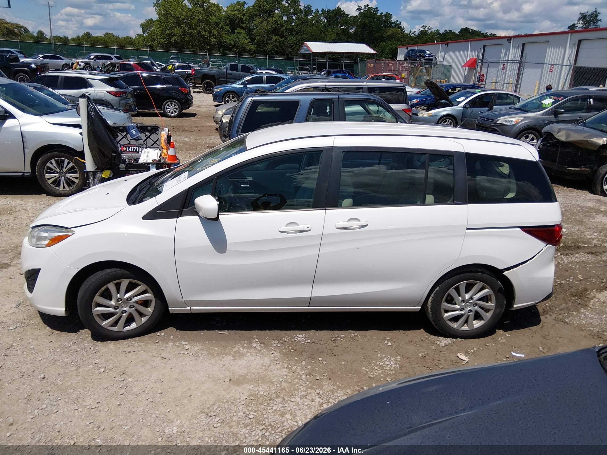 2012 Mazda Mazda5 Sport White vin: JM1CW2BL2C0115931