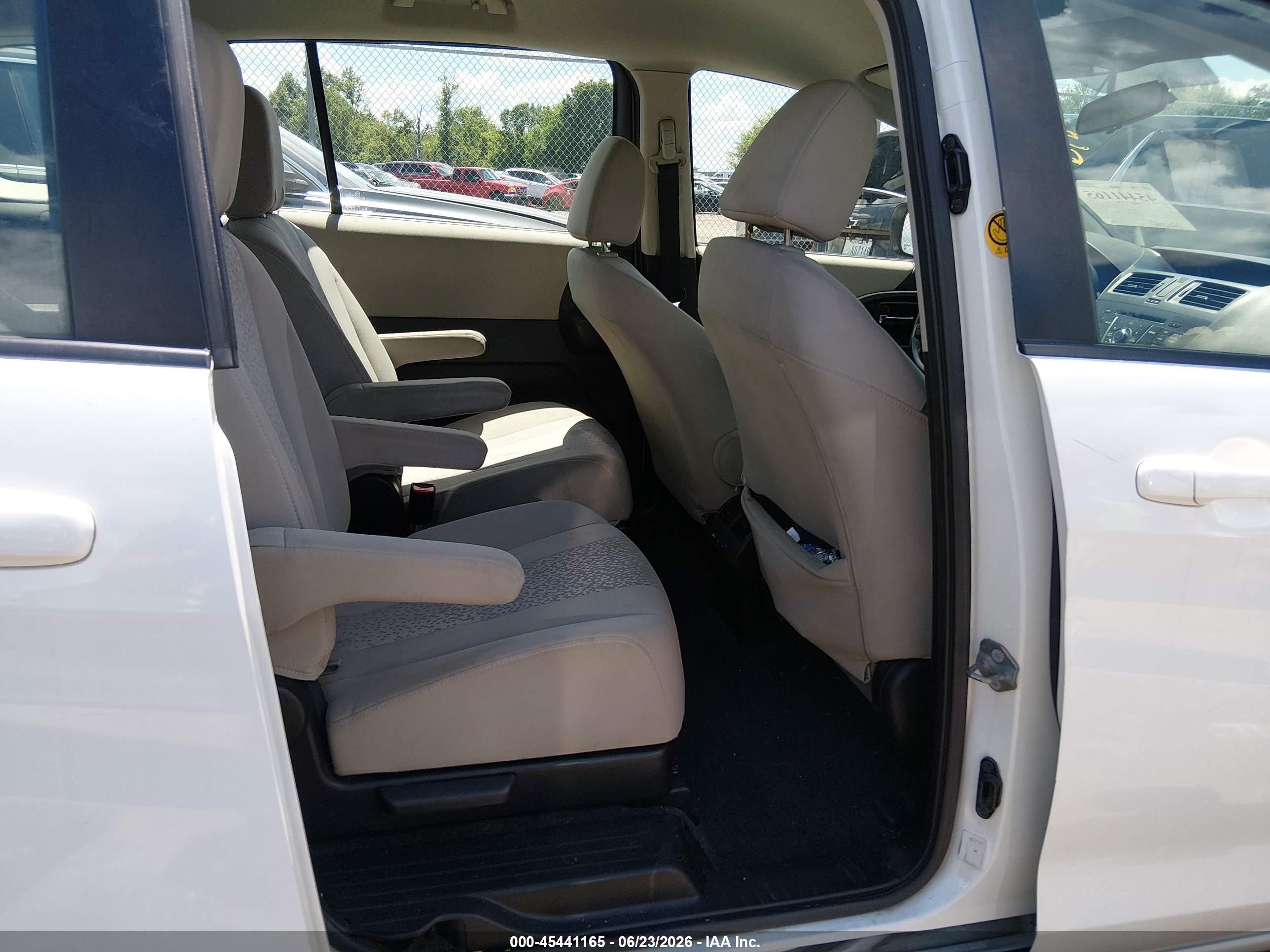2012 Mazda Mazda5 Sport White vin: JM1CW2BL2C0115931