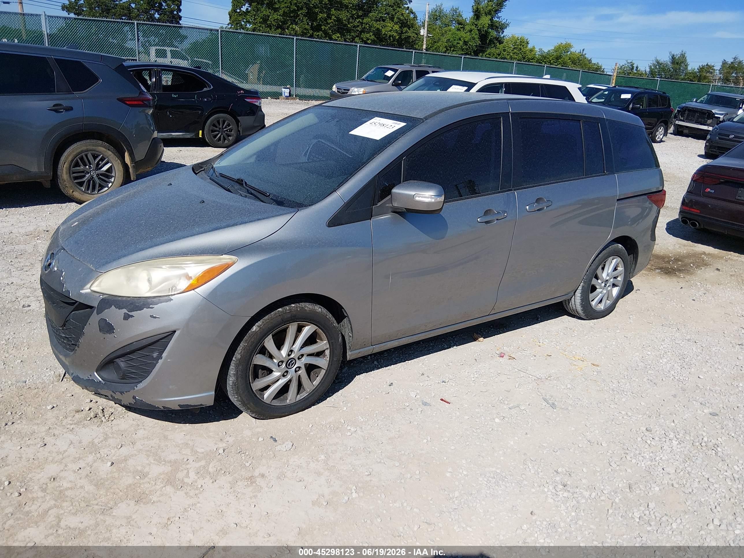 2013 Mazda Mazda5 Sport Silver vin: JM1CW2BL2D0146310