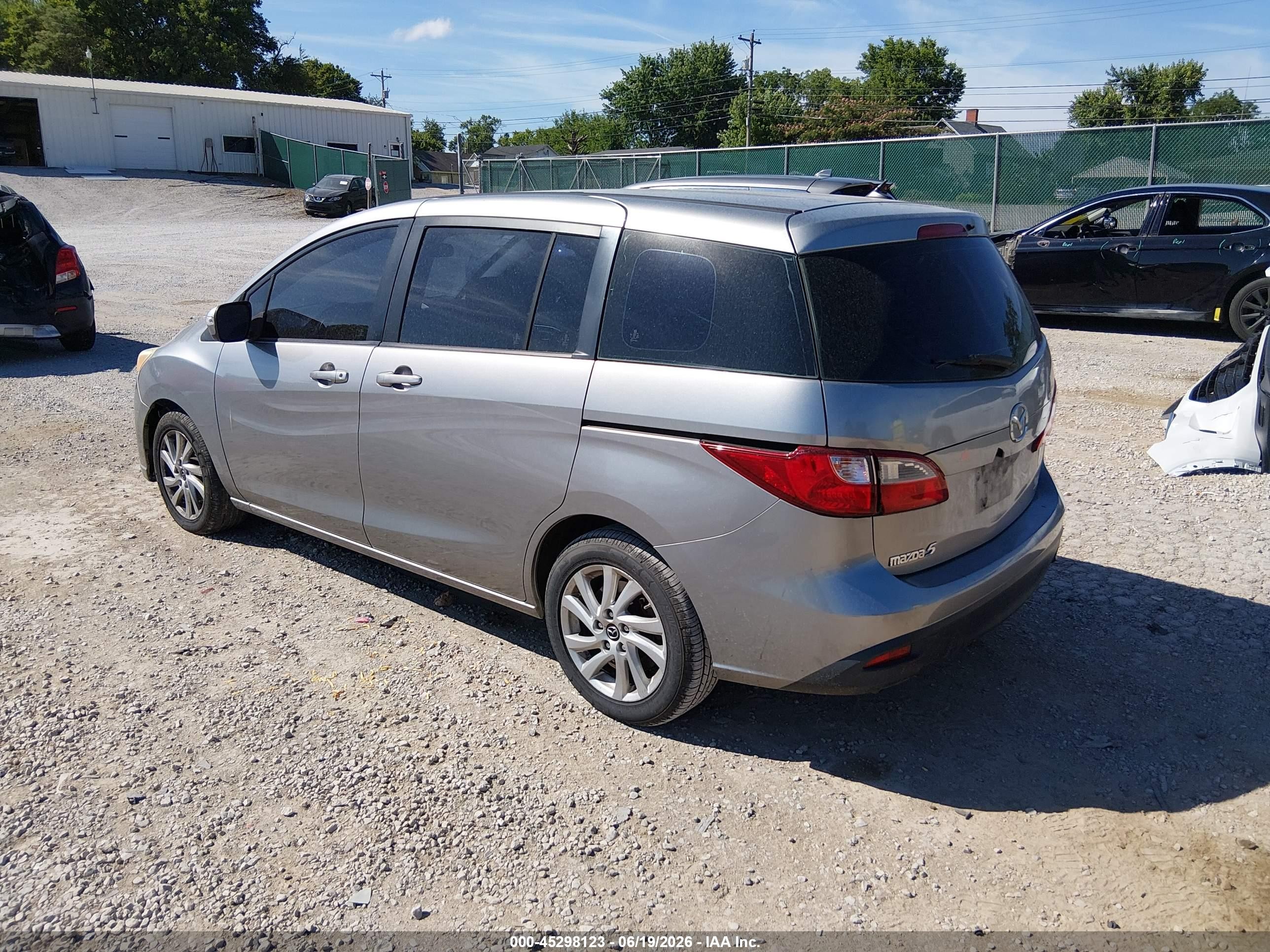 2013 Mazda Mazda5 Sport Silver vin: JM1CW2BL2D0146310