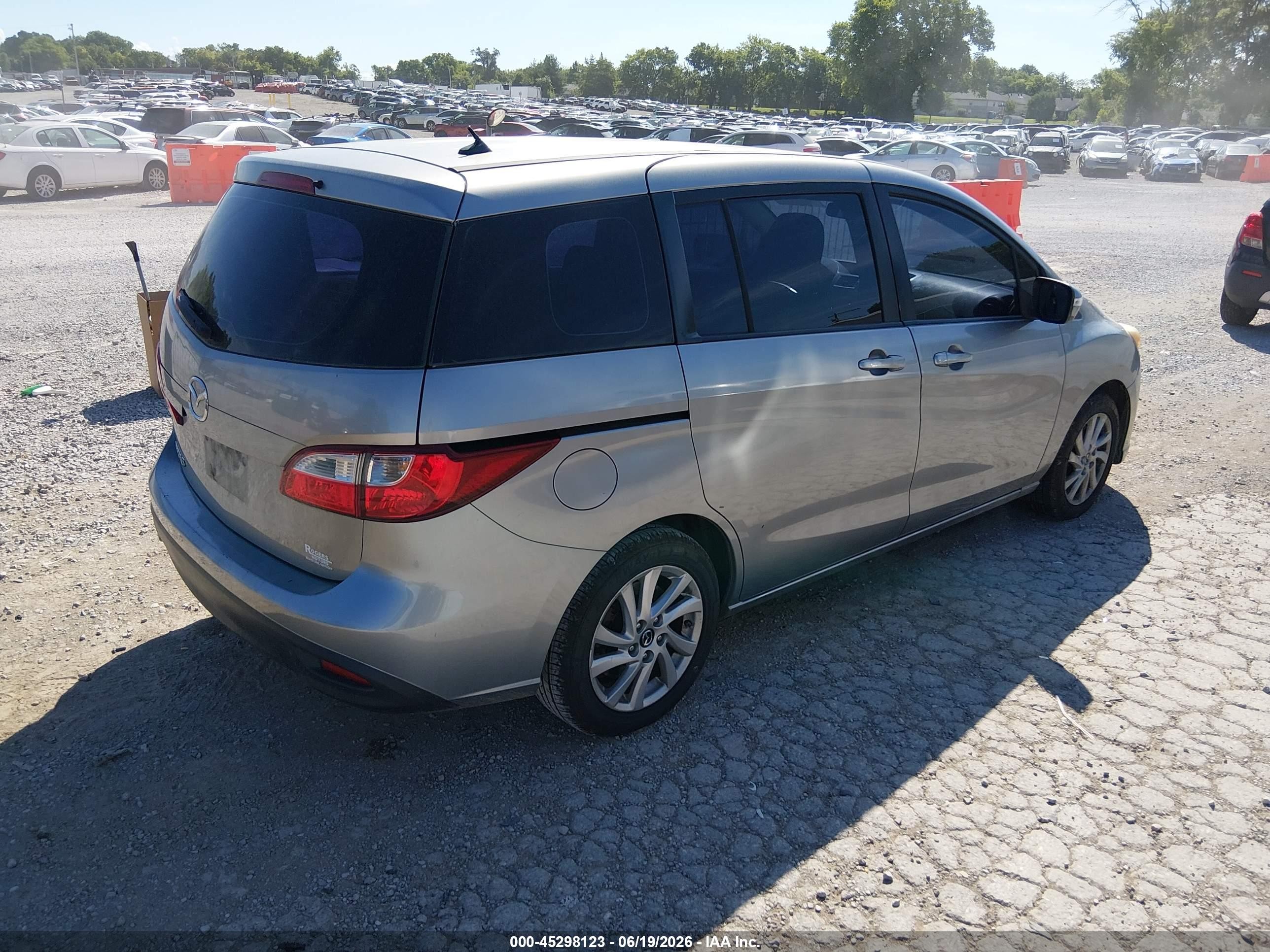 2013 Mazda Mazda5 Sport Silver vin: JM1CW2BL2D0146310