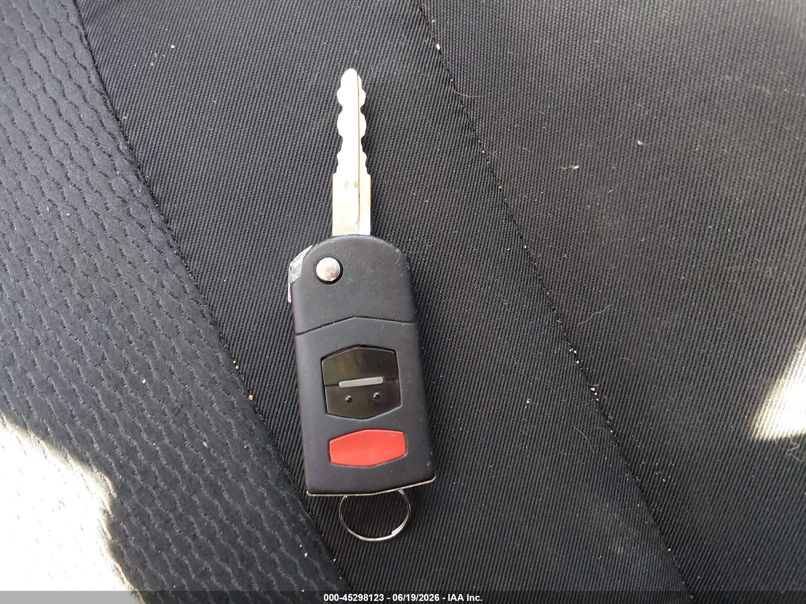 2013 Mazda Mazda5 Sport Silver vin: JM1CW2BL2D0146310
