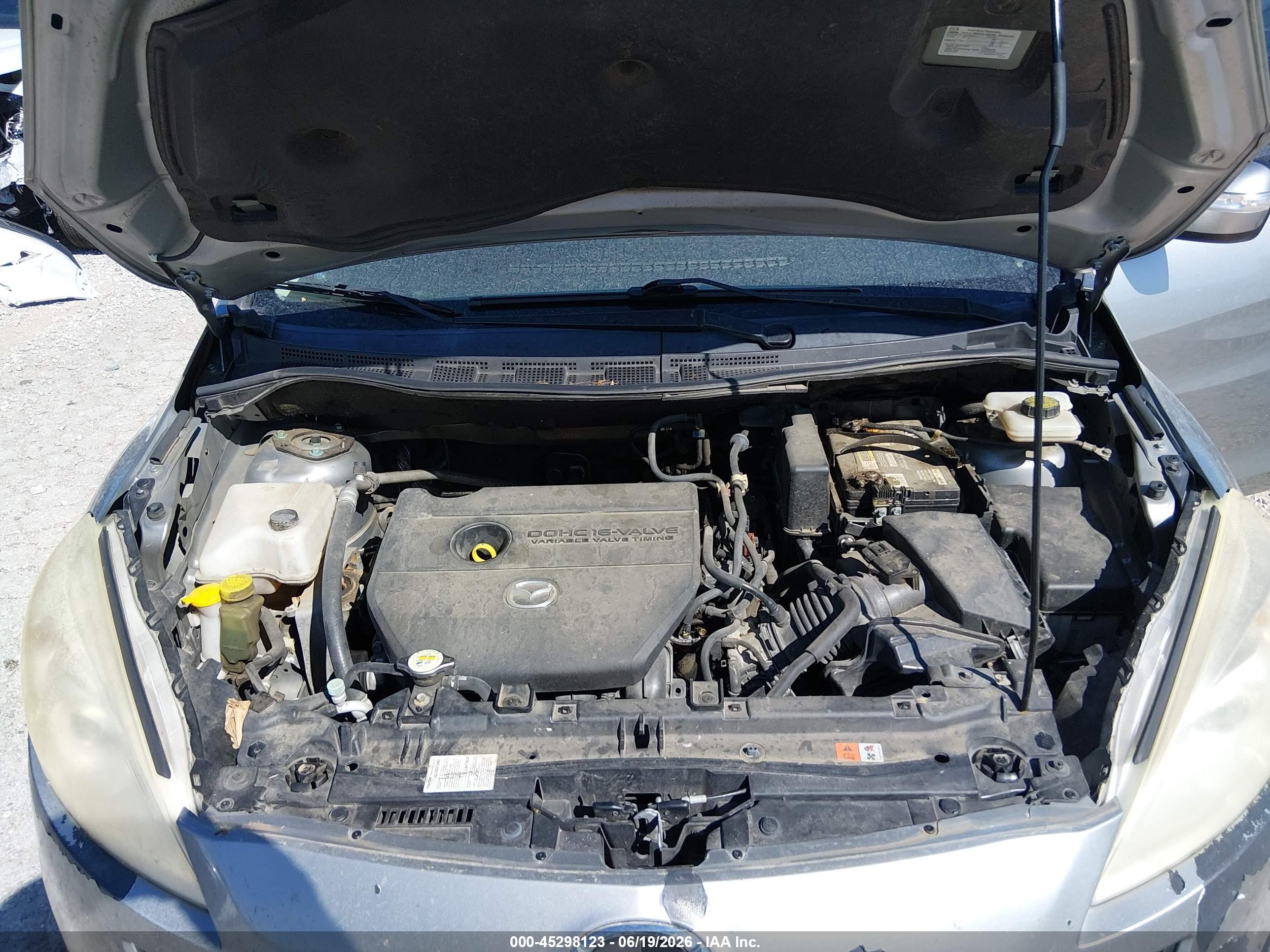 2013 Mazda Mazda5 Sport Silver vin: JM1CW2BL2D0146310
