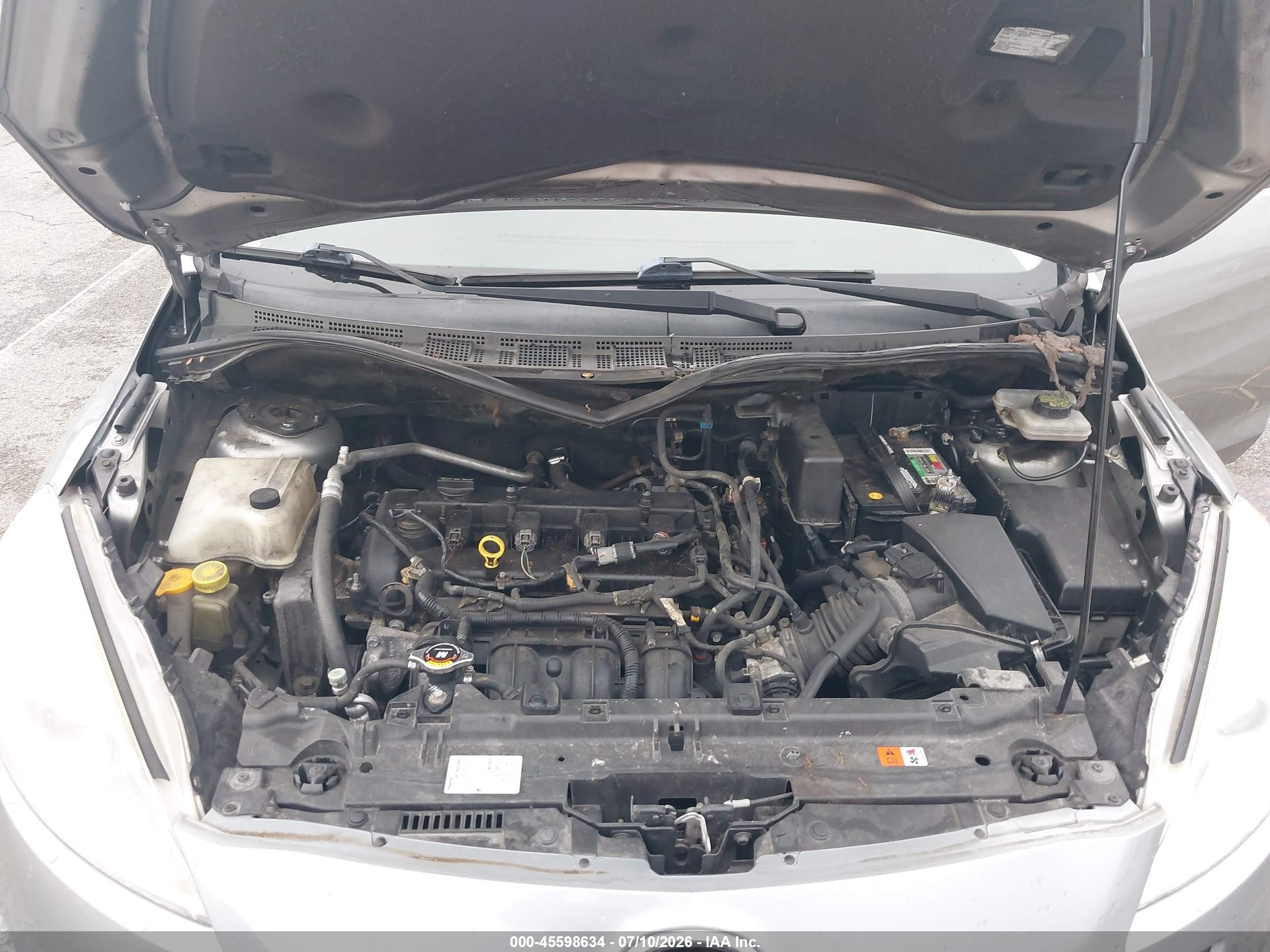 2014 Mazda Mazda5 Sport Silver vin: JM1CW2BL2E0165554