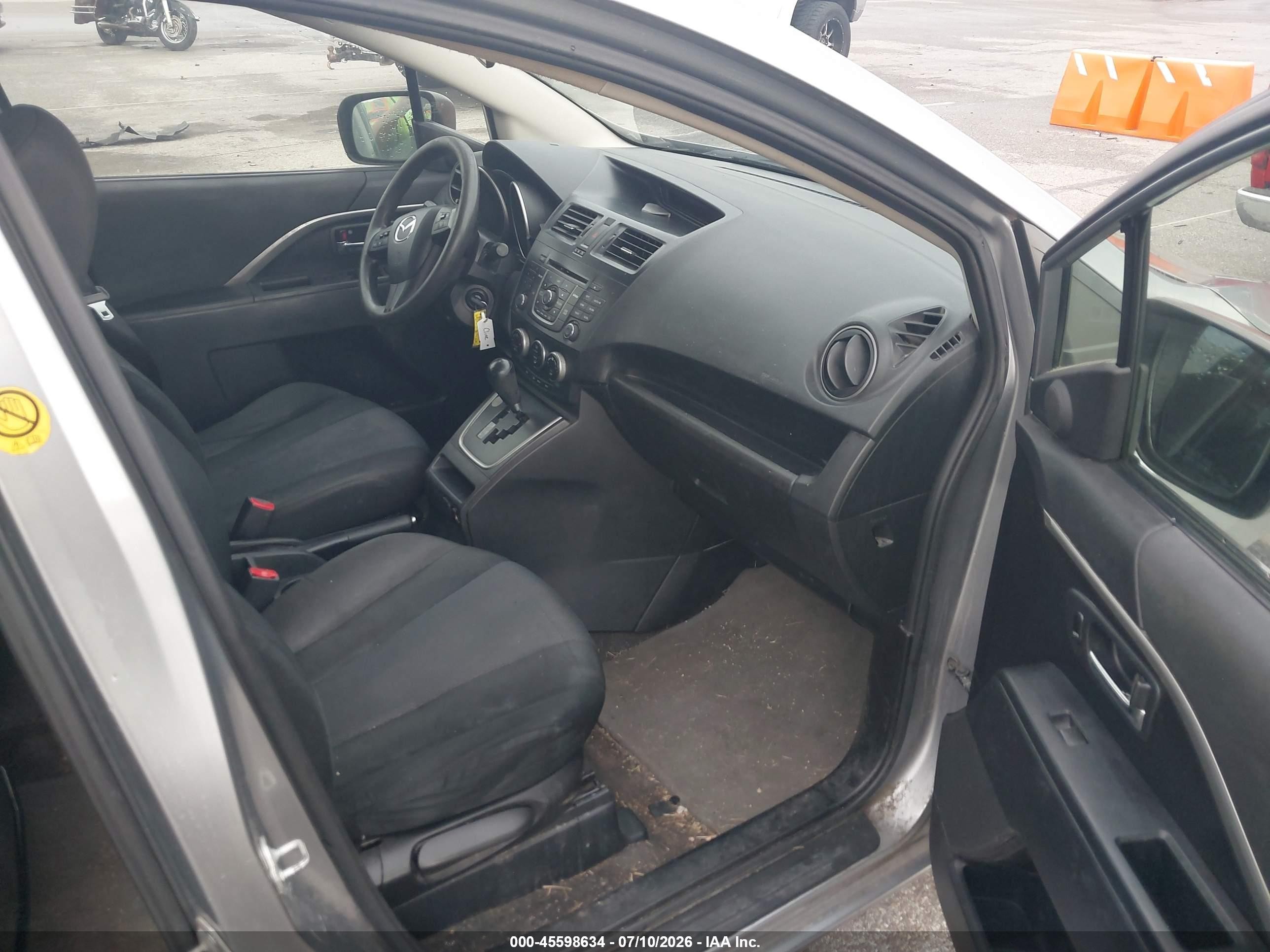 2014 Mazda Mazda5 Sport Silver vin: JM1CW2BL2E0165554