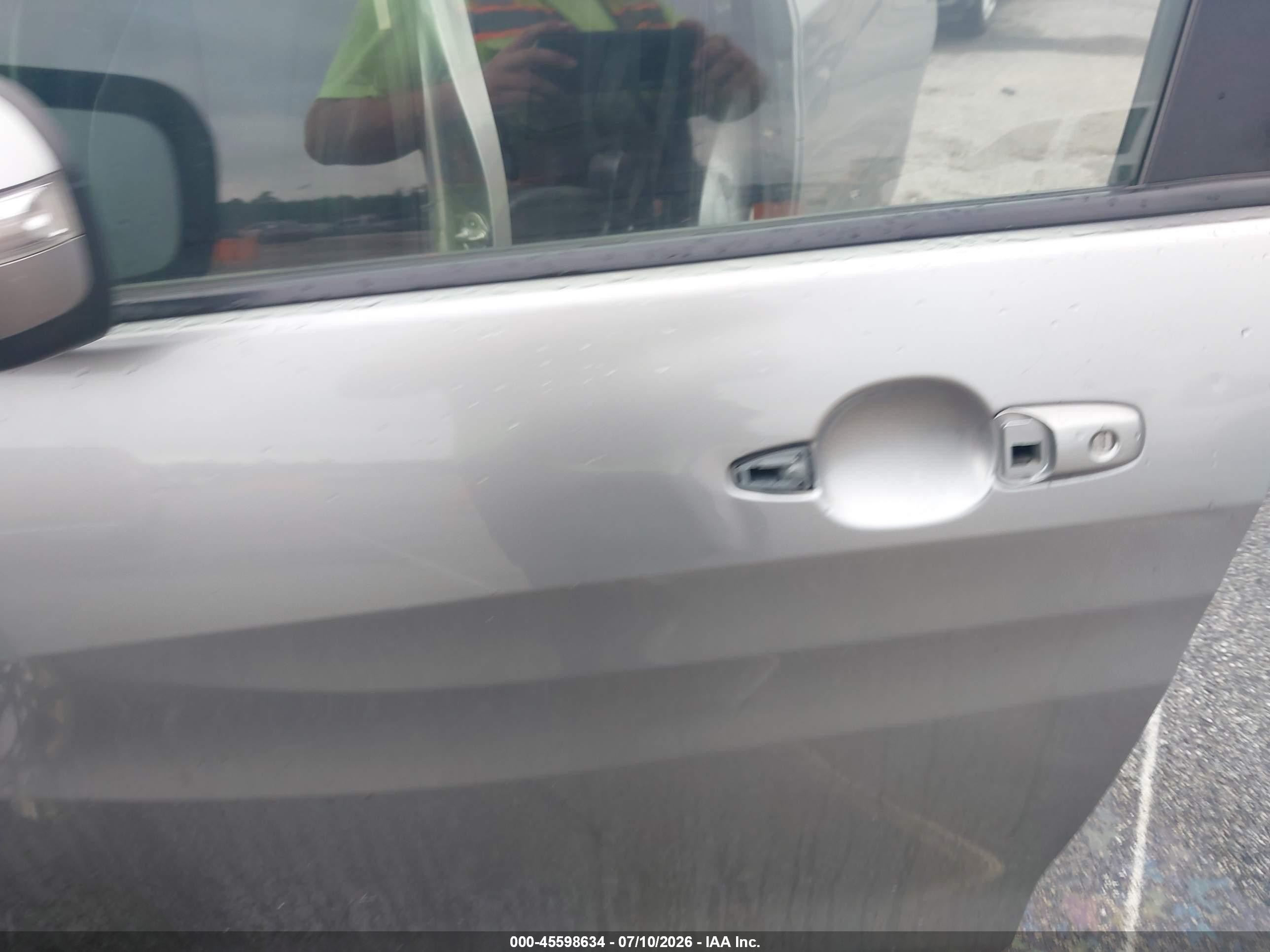 2014 Mazda Mazda5 Sport Silver vin: JM1CW2BL2E0165554