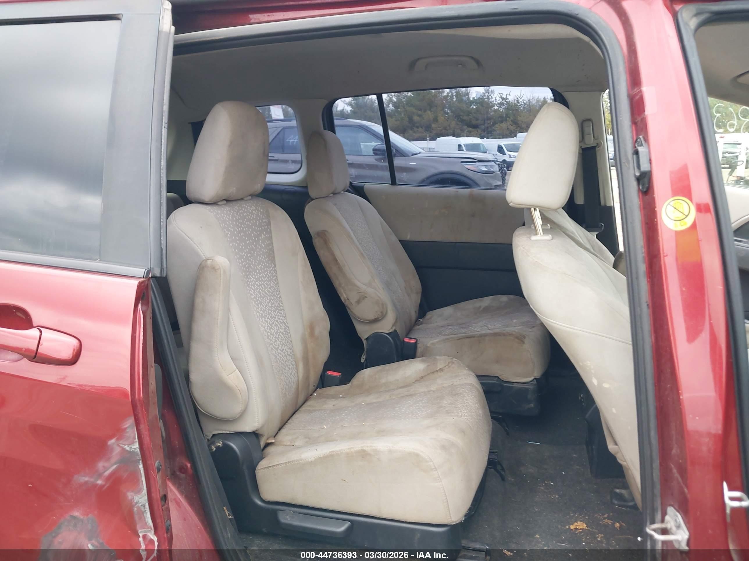 2012 Mazda Mazda5 Sport Red vin: JM1CW2BL3C0110673