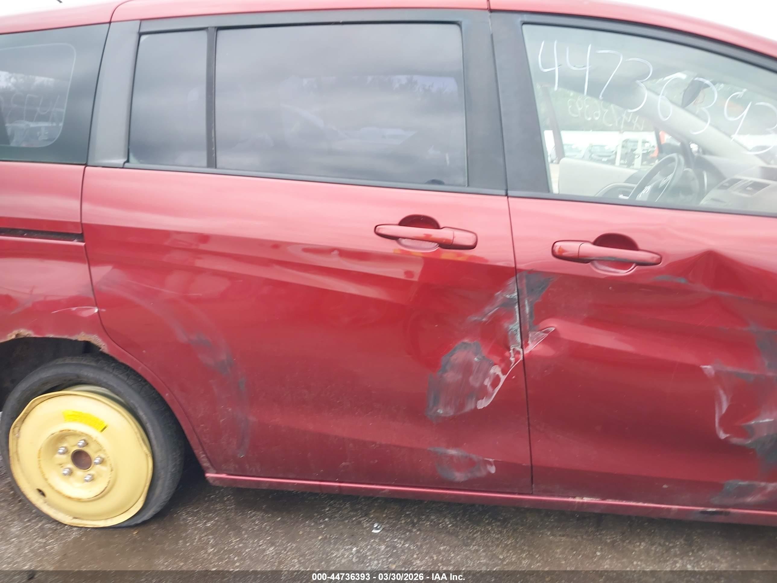 2012 Mazda Mazda5 Sport Red vin: JM1CW2BL3C0110673