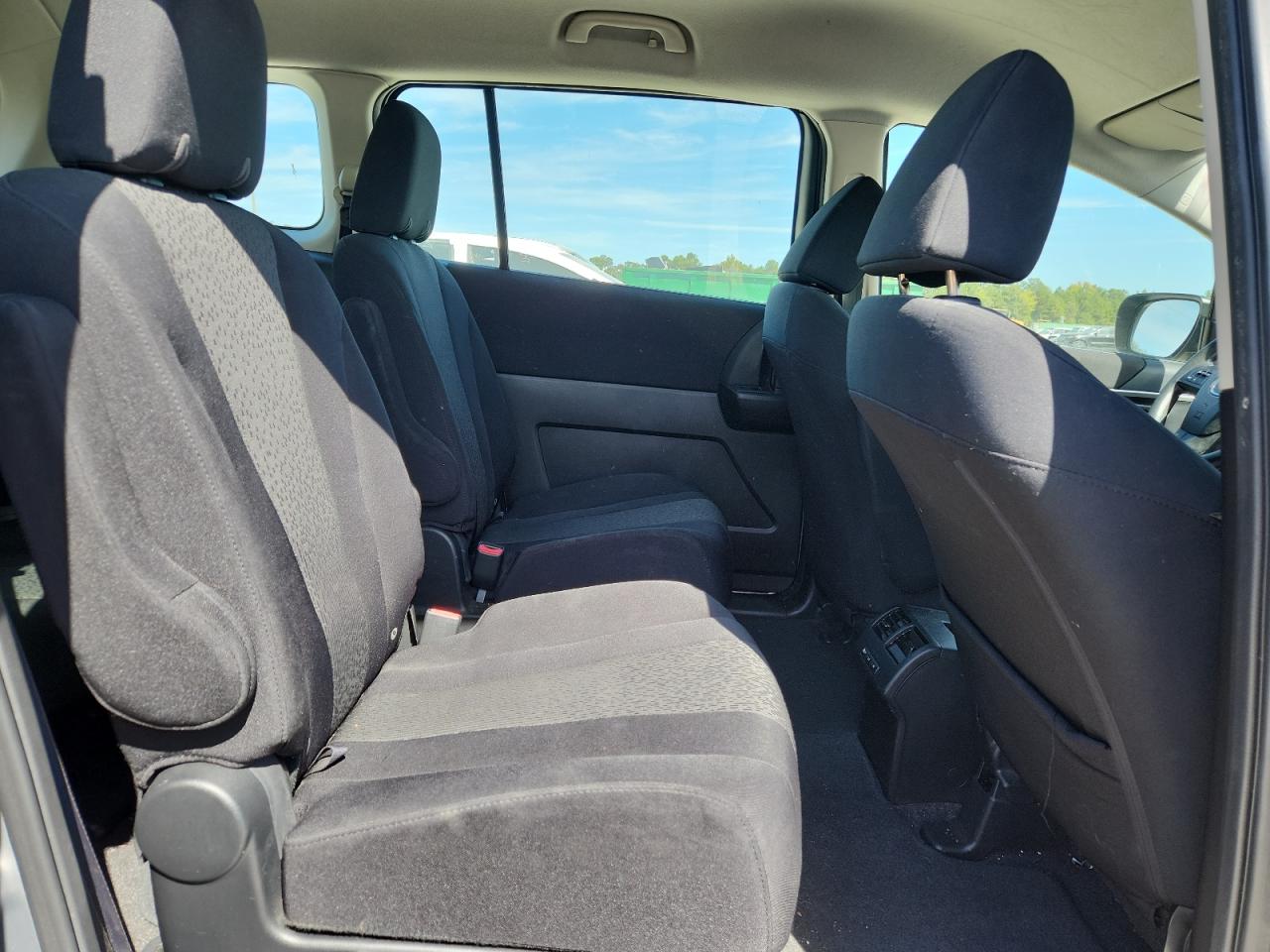 2012 Mazda 5 Silver vin: JM1CW2BL3C0118465