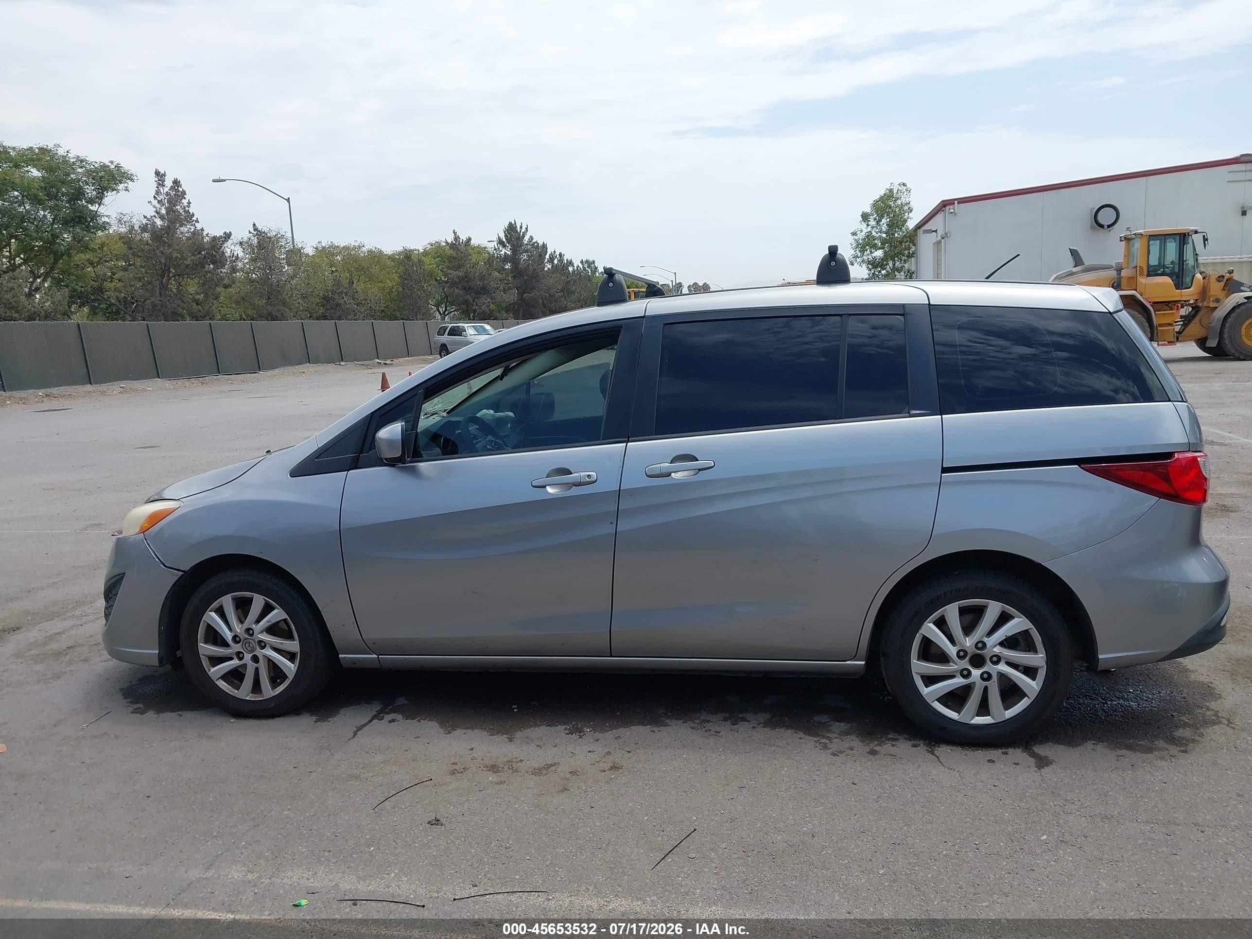 2012 Mazda Mazda5 Sport Серебряный vin: JM1CW2BL4C0125568