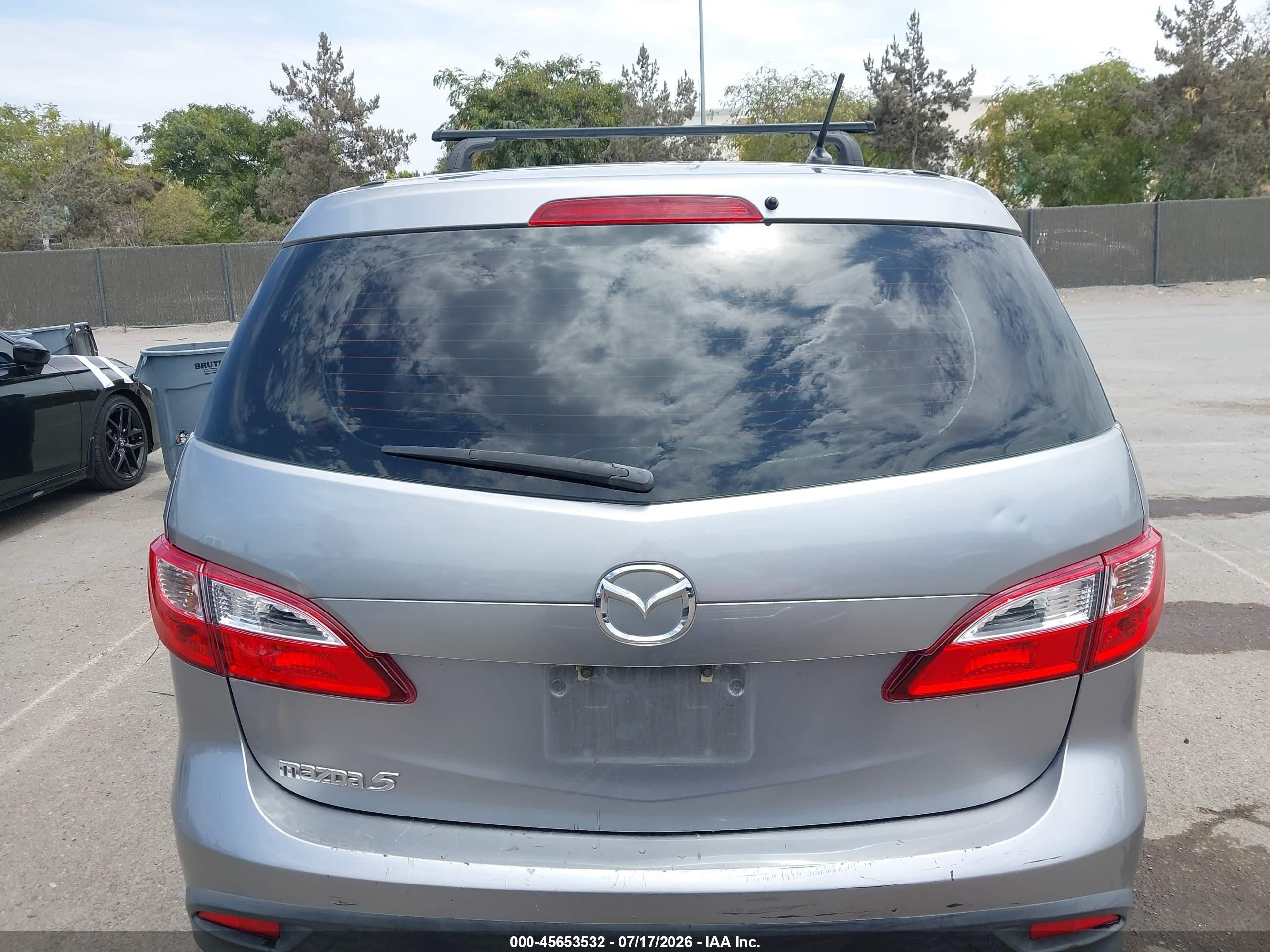 2012 Mazda Mazda5 Sport Серебряный vin: JM1CW2BL4C0125568