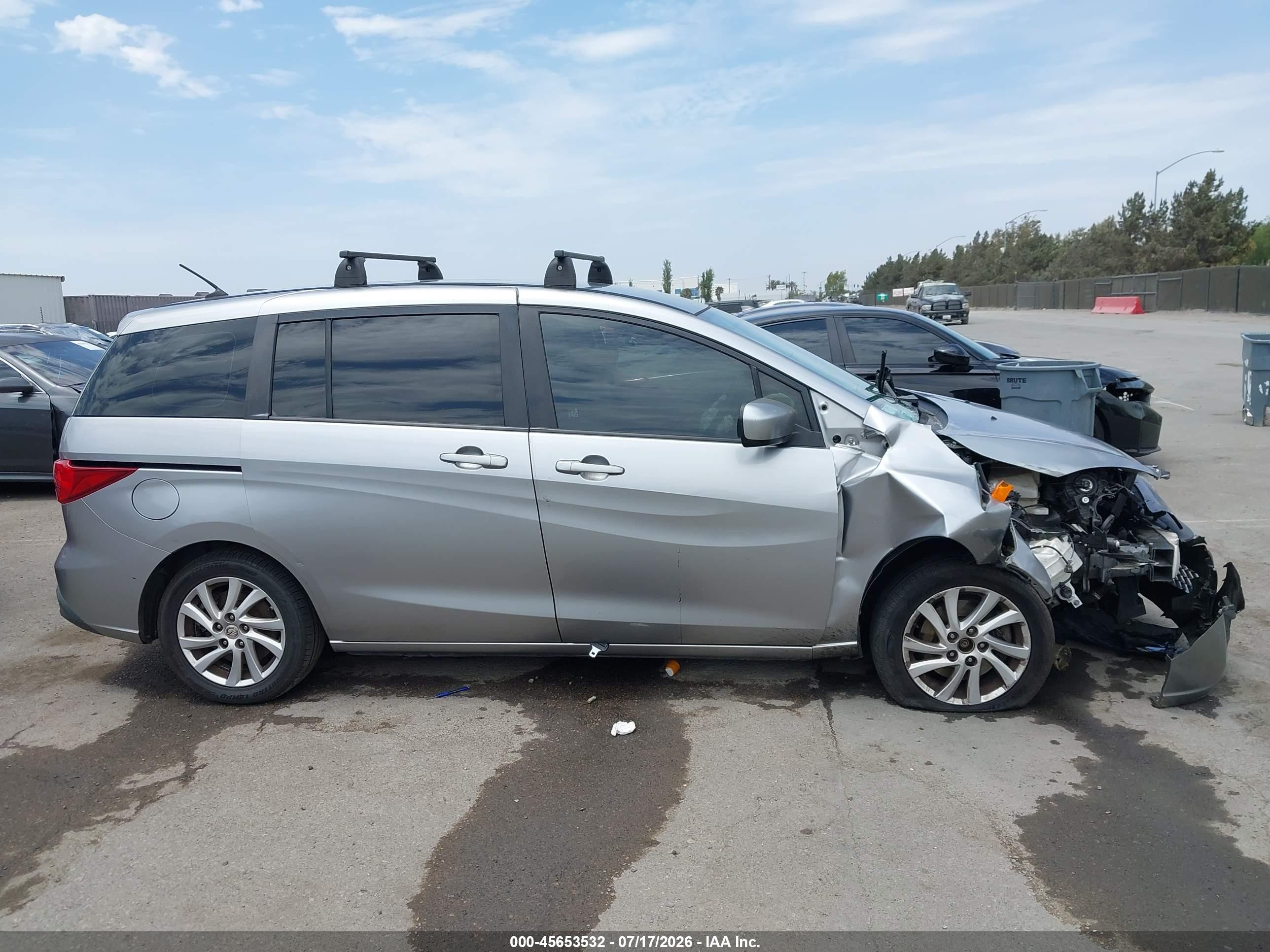 2012 Mazda Mazda5 Sport Серебряный vin: JM1CW2BL4C0125568