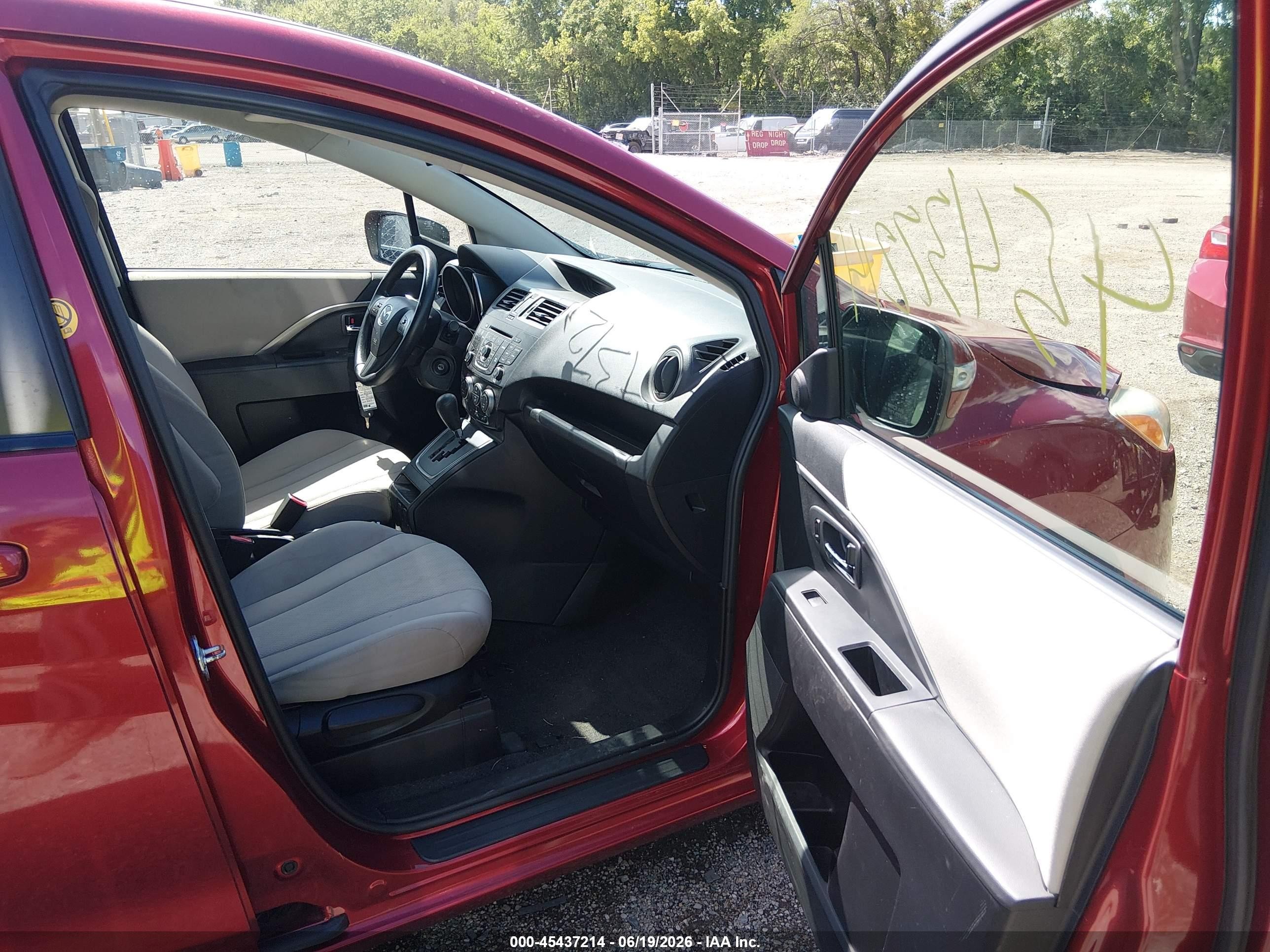 2015 Mazda Mazda5 Sport Red vin: JM1CW2BL4F0182079