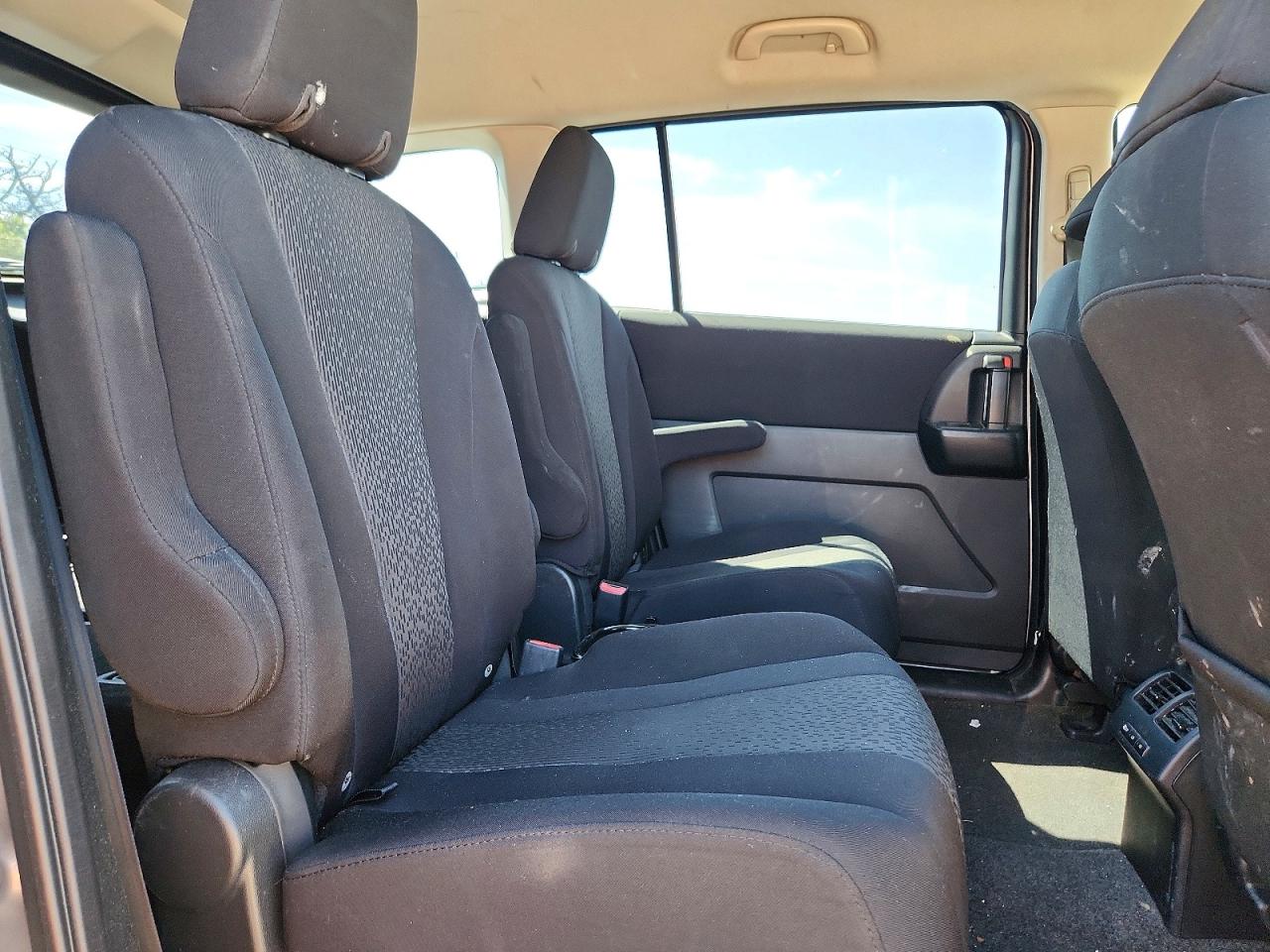 2012 Mazda 5 Silver vin: JM1CW2BL5C0105376