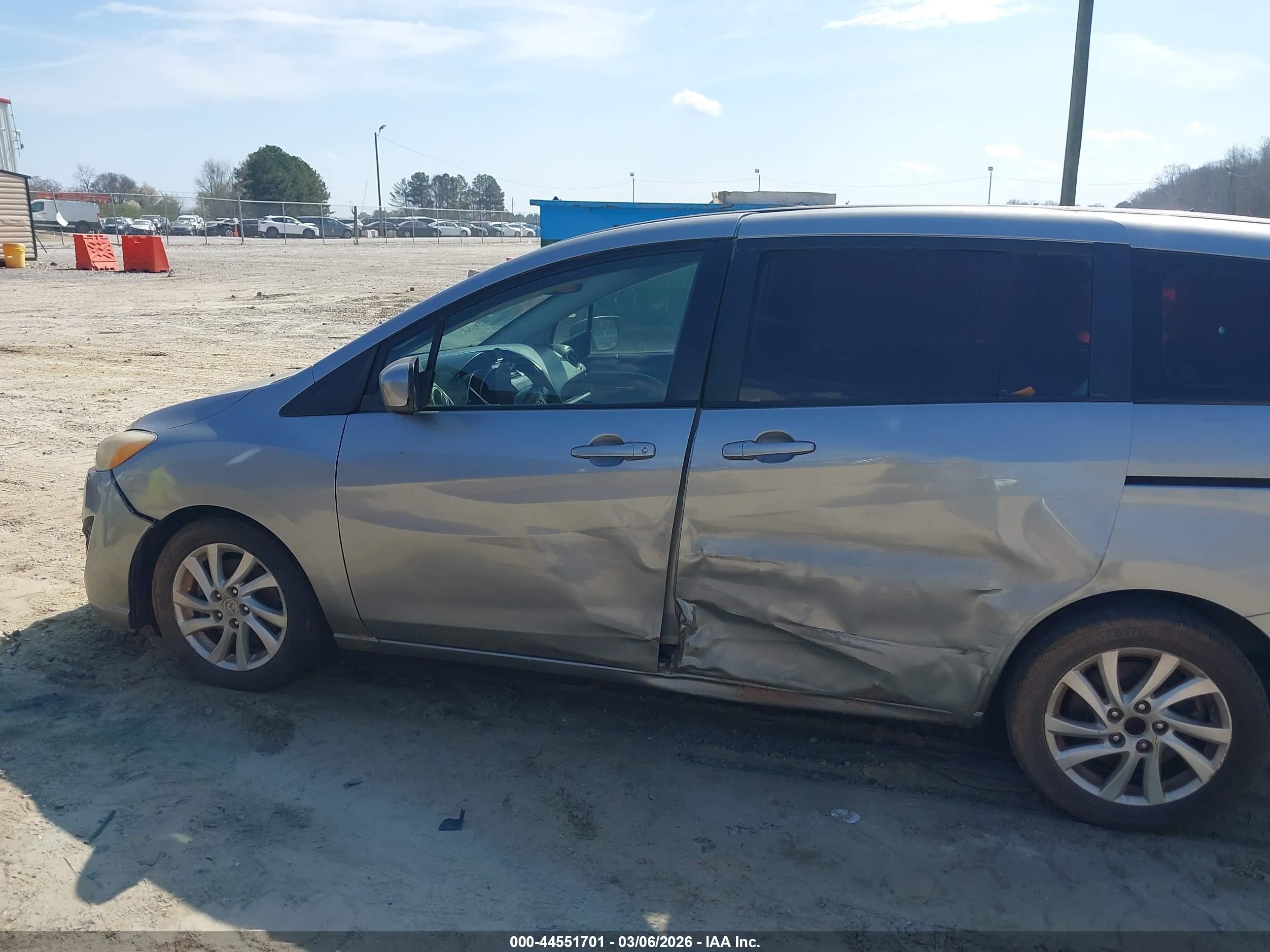 2012 Mazda Mazda5 Sport Silver vin: JM1CW2BL5C0111839