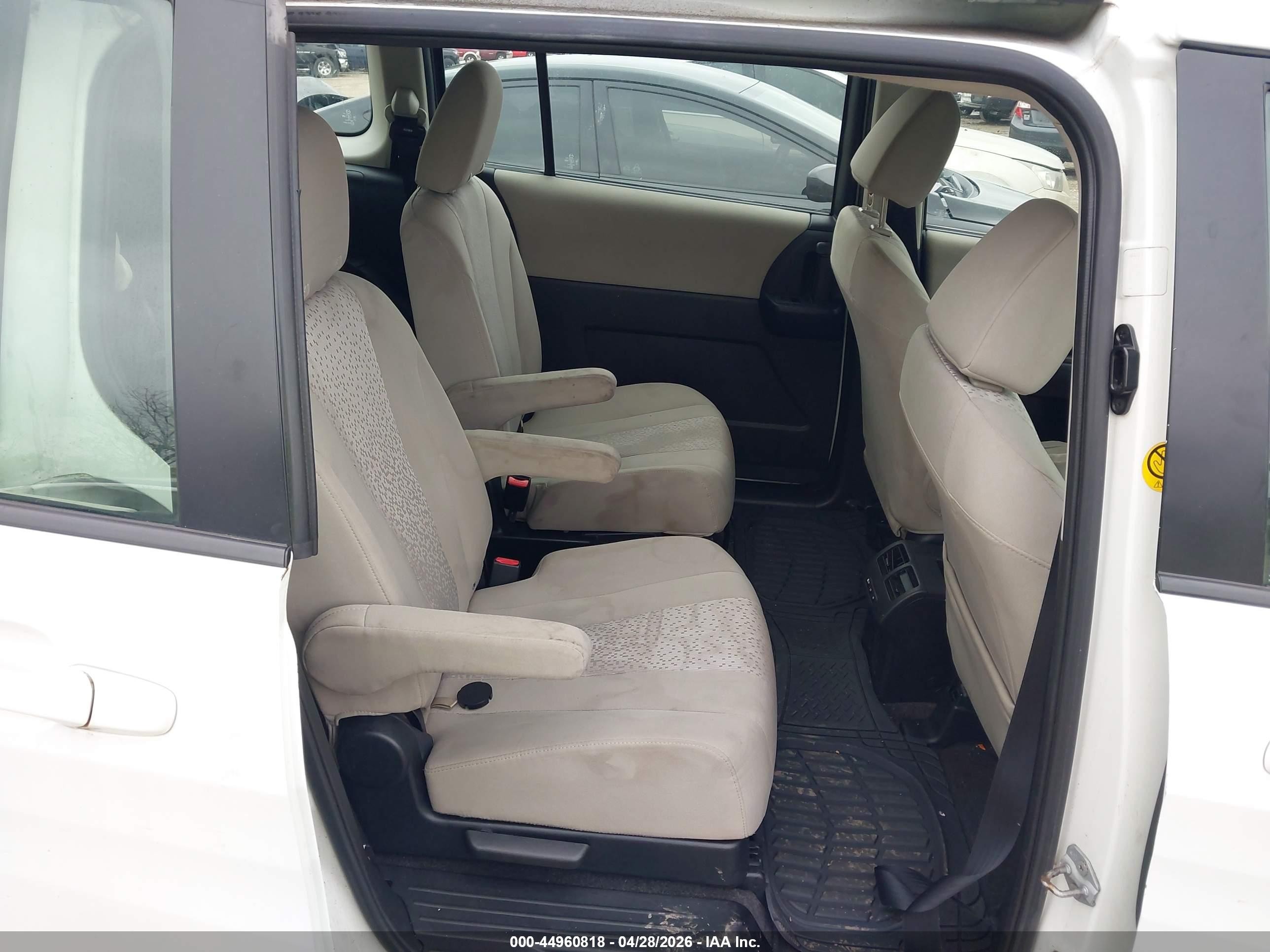 2012 Mazda Mazda5 Sport White vin: JM1CW2BL6C0110814