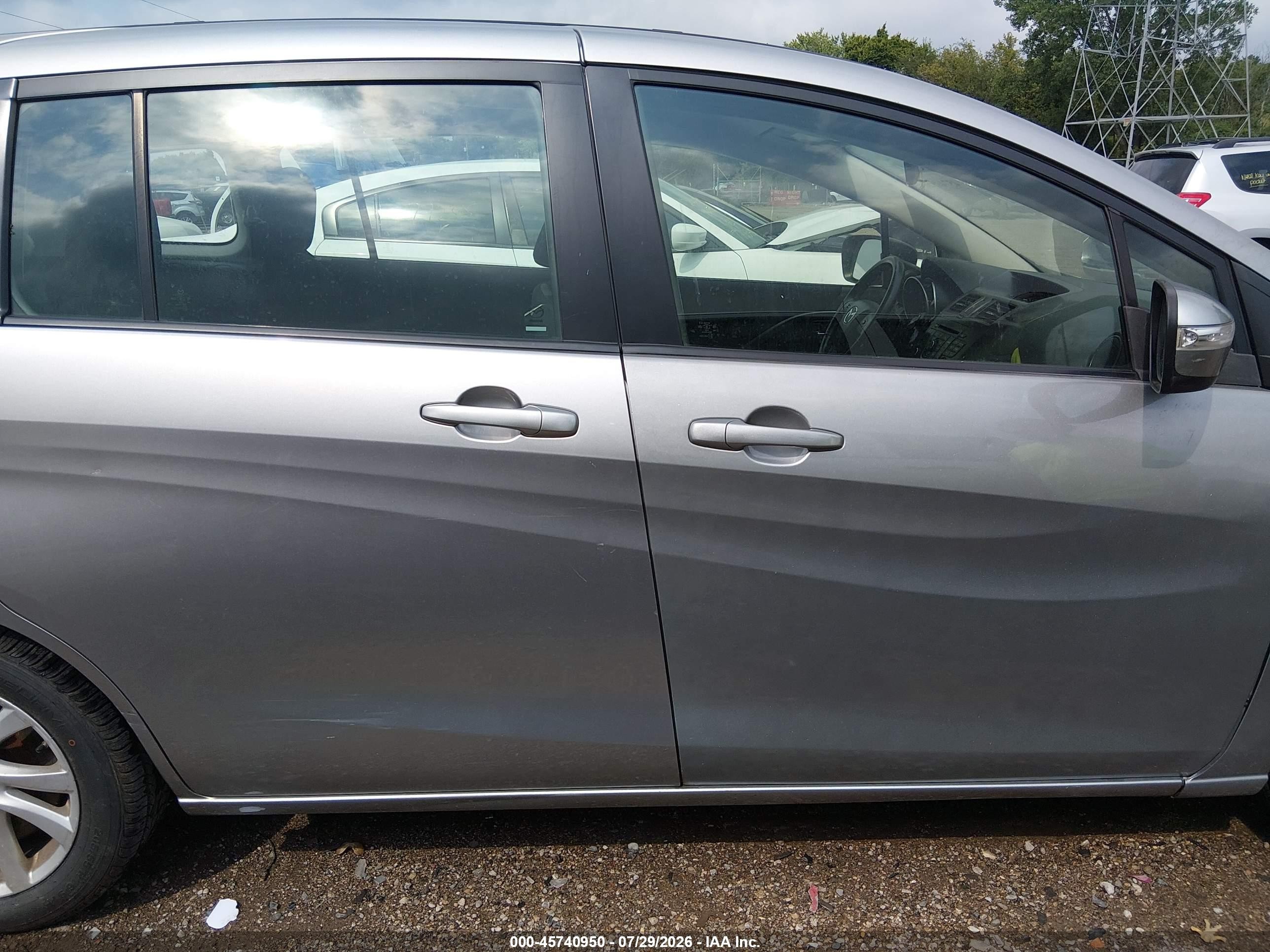 2013 Mazda Mazda5 Sport Silver vin: JM1CW2BL6D0146679