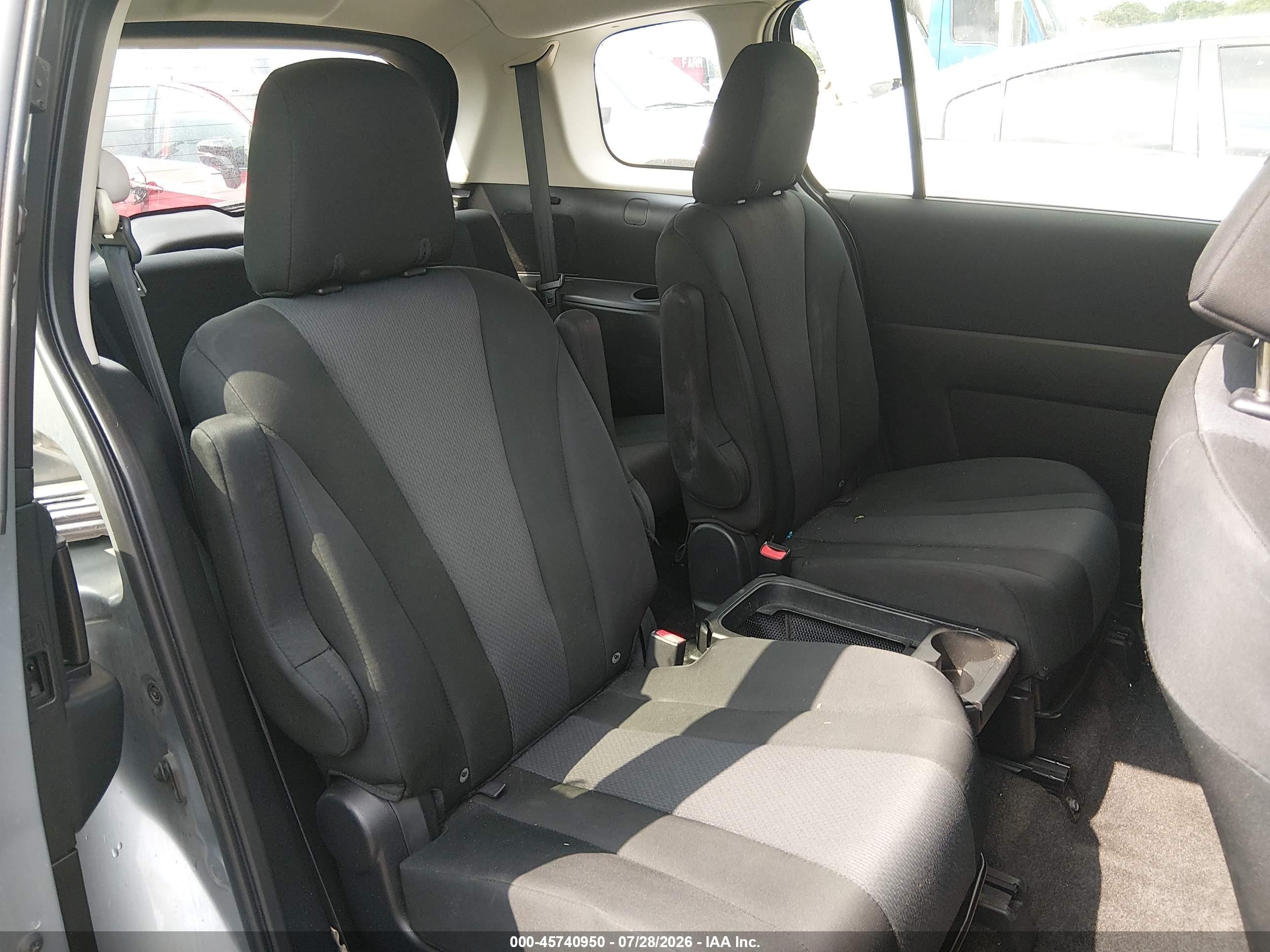2013 Mazda Mazda5 Sport Silver vin: JM1CW2BL6D0146679