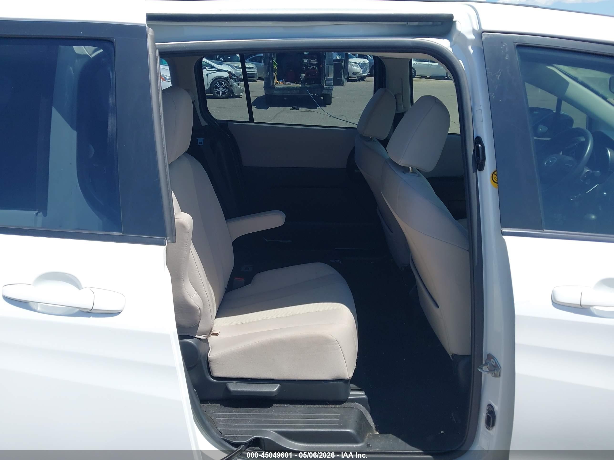 2015 Mazda Mazda5 Sport White vin: JM1CW2BL6F0180348