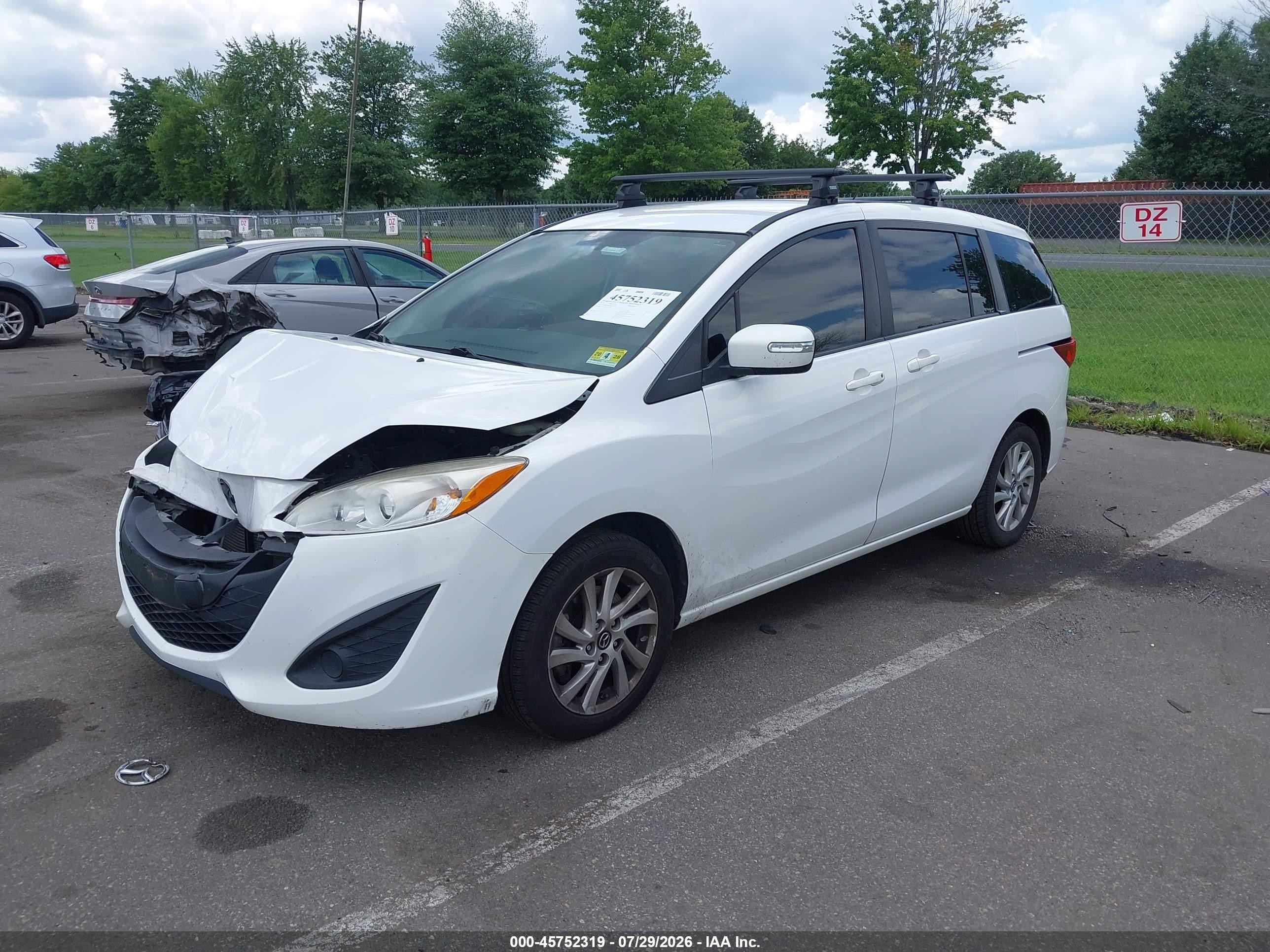 2015 Mazda Mazda5 Sport White vin: JM1CW2BL7F0179550
