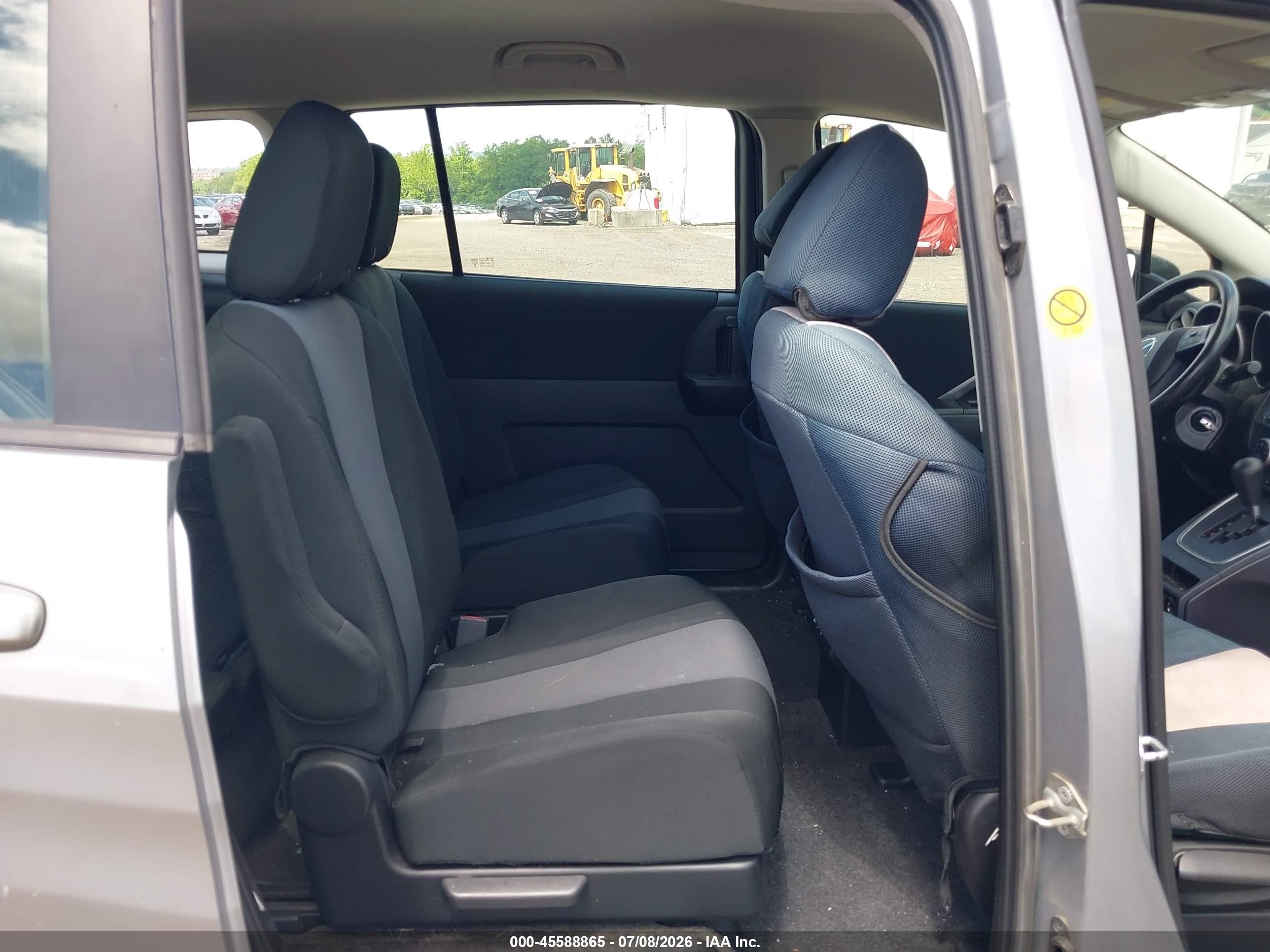 2013 Mazda Mazda5 Sport Silver vin: JM1CW2BL8D0147543