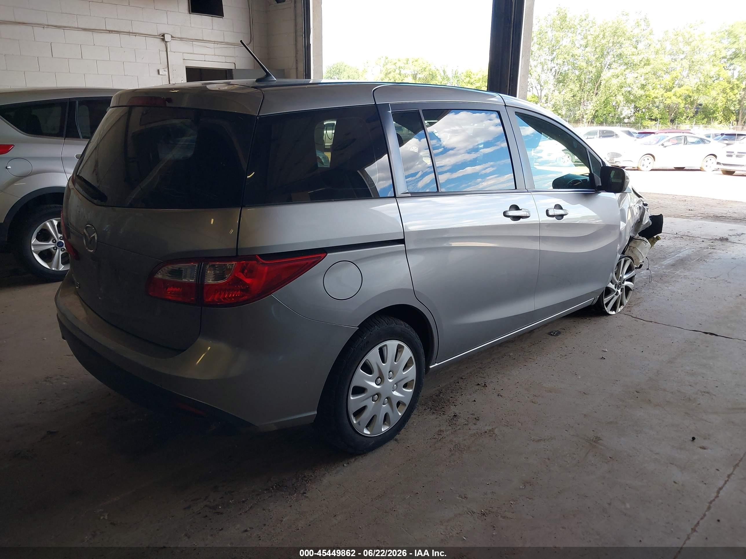 2015 Mazda Mazda5 Sport Silver vin: JM1CW2BL8F0181727