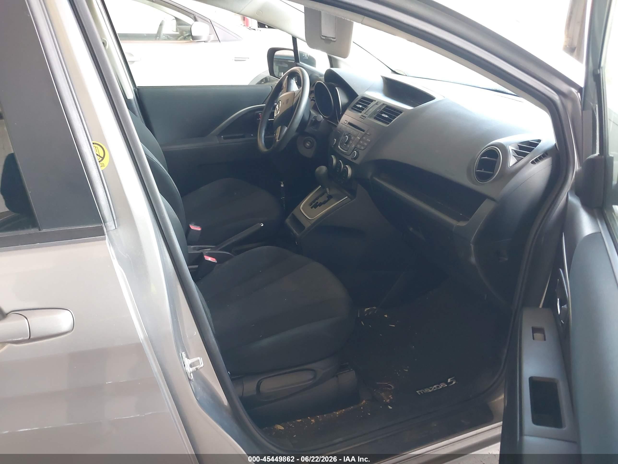 2015 Mazda Mazda5 Sport Silver vin: JM1CW2BL8F0181727