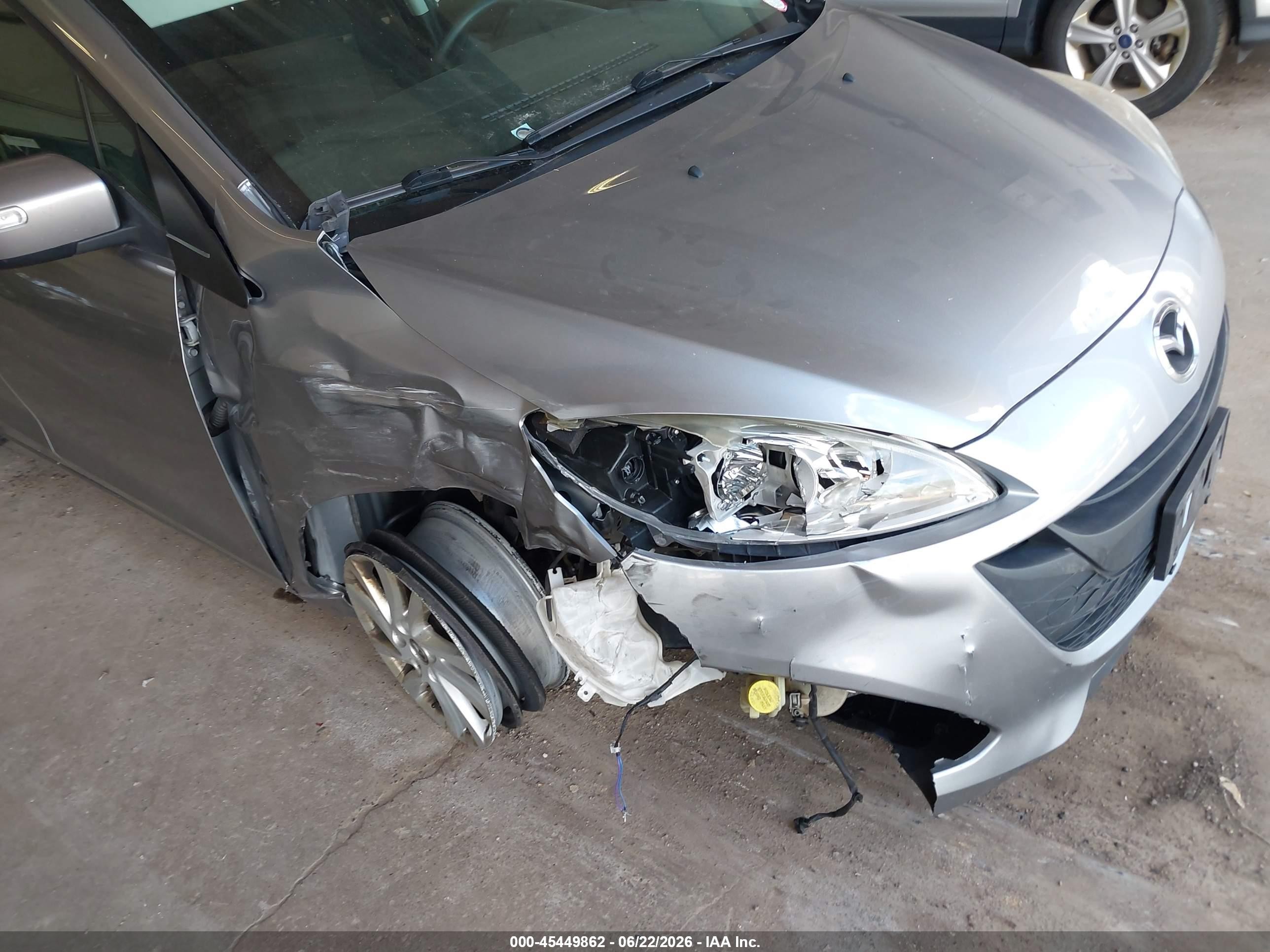 2015 Mazda Mazda5 Sport Silver vin: JM1CW2BL8F0181727