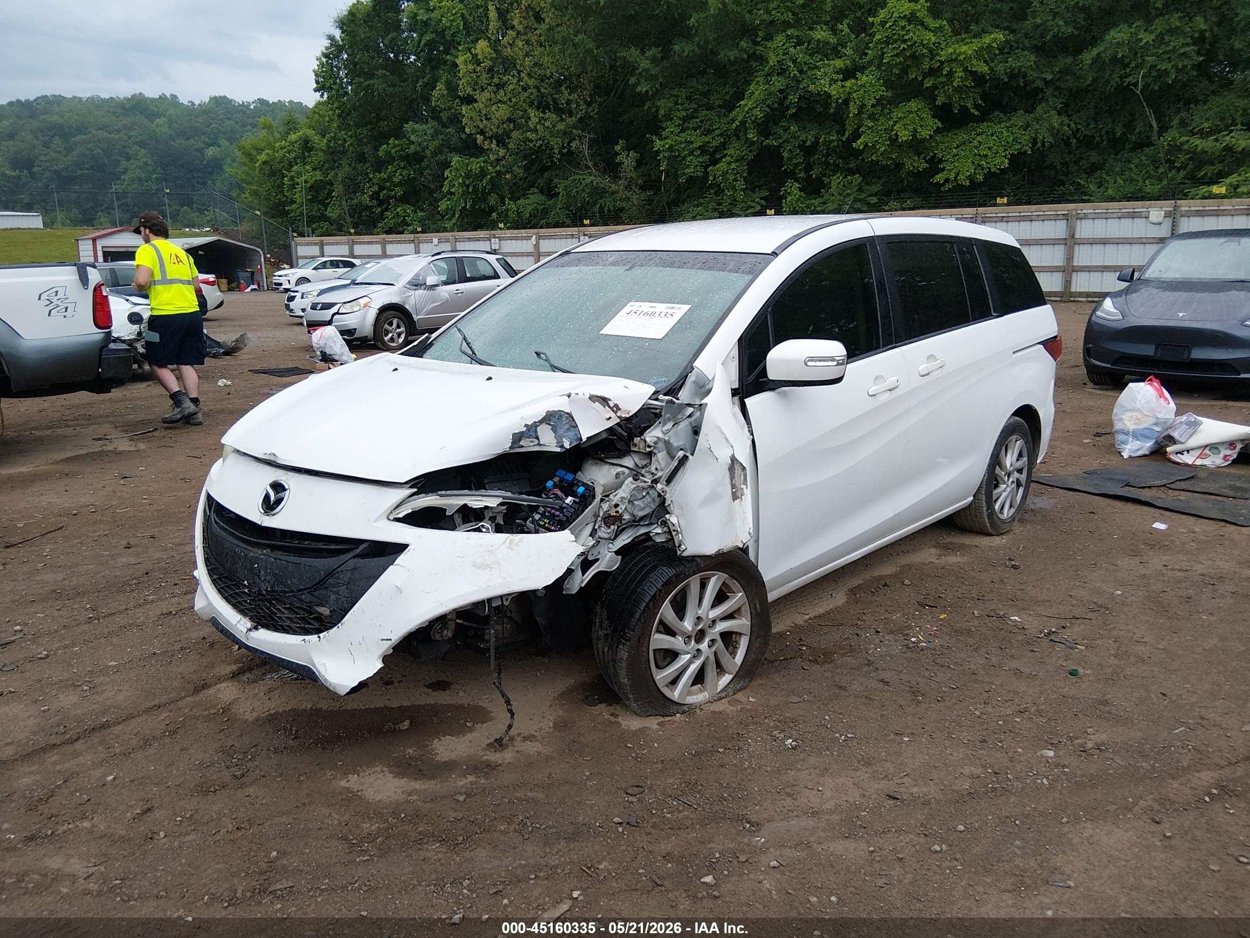 2013 Mazda Mazda5 Sport White vin: JM1CW2BL9D0145977