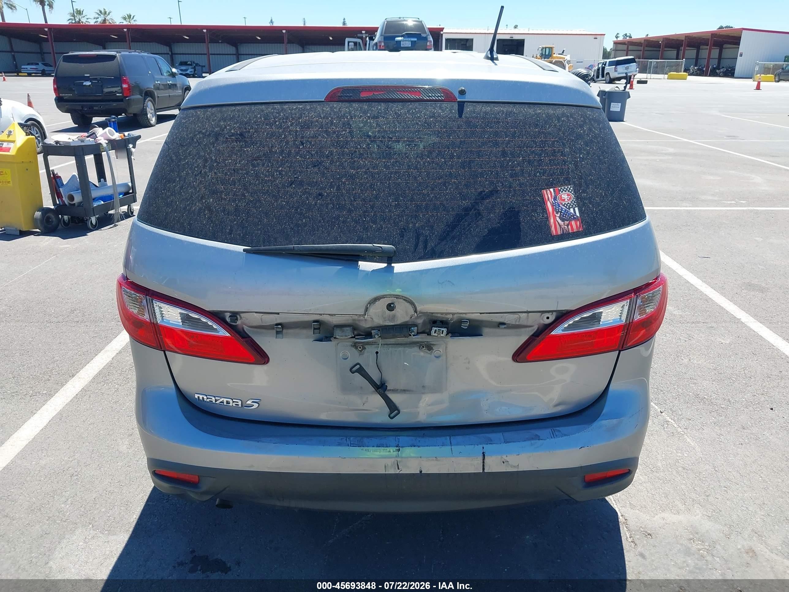 2014 Mazda Mazda5 Sport Silver vin: JM1CW2BL9E0177703