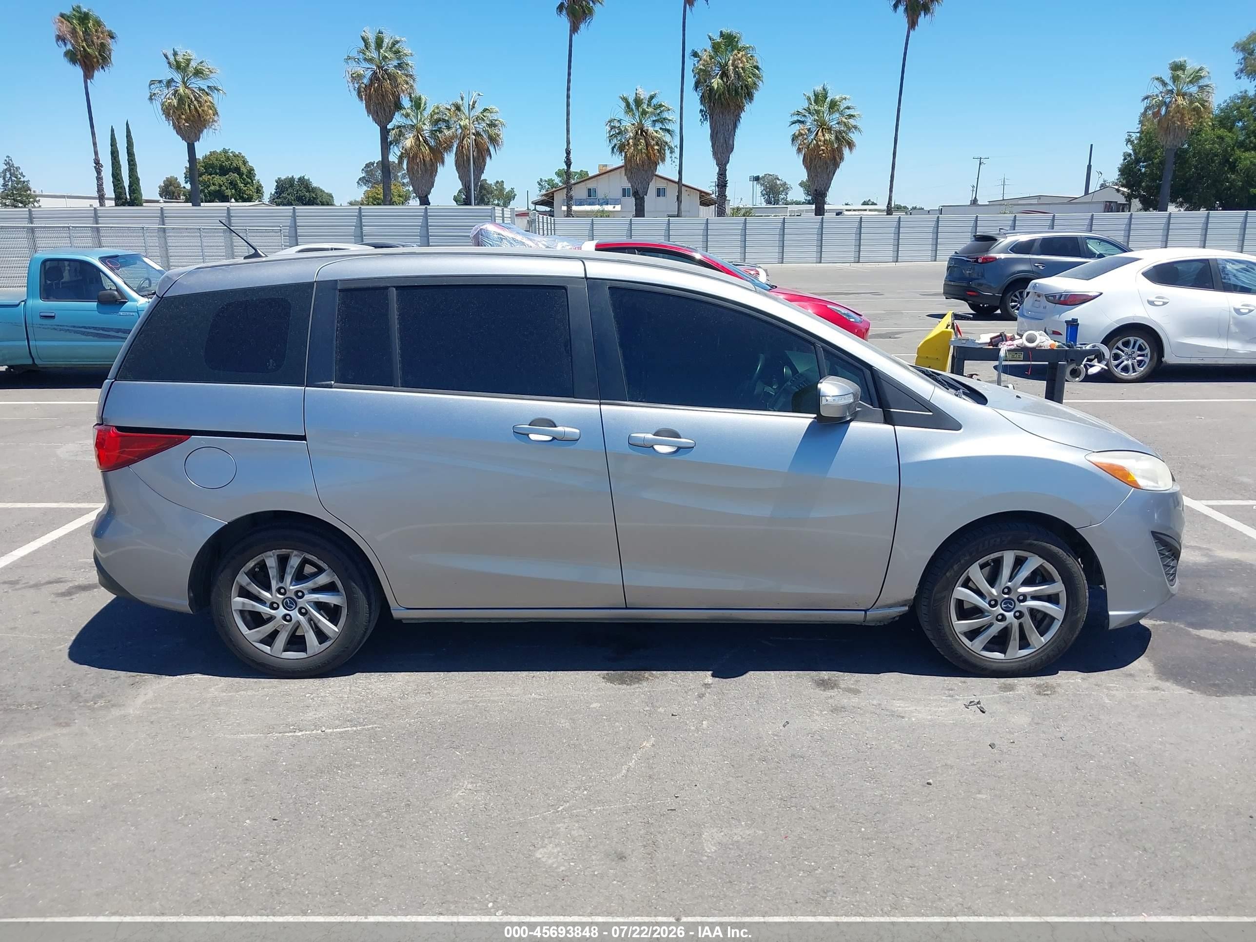 2014 Mazda Mazda5 Sport Silver vin: JM1CW2BL9E0177703