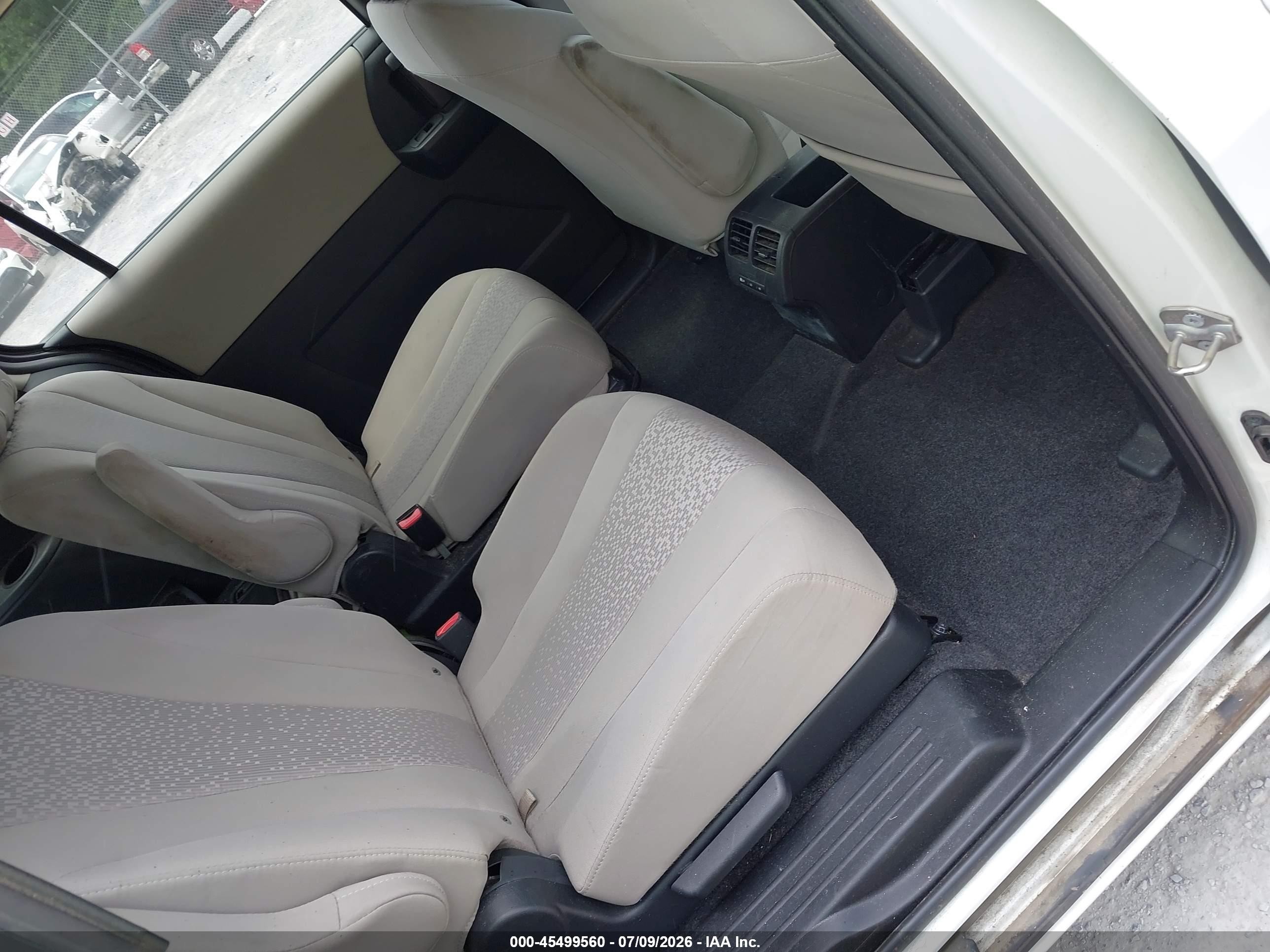 2012 Mazda Mazda5 Sport White vin: JM1CW2BLXC0128491