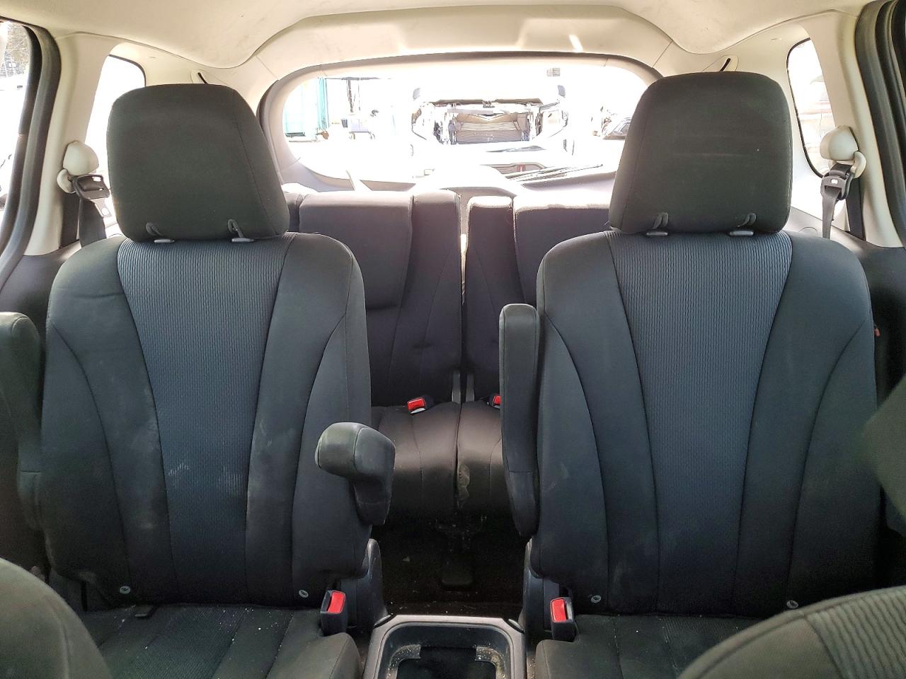 2014 Mazda 5 Sport Silver vin: JM1CW2BLXE0164703