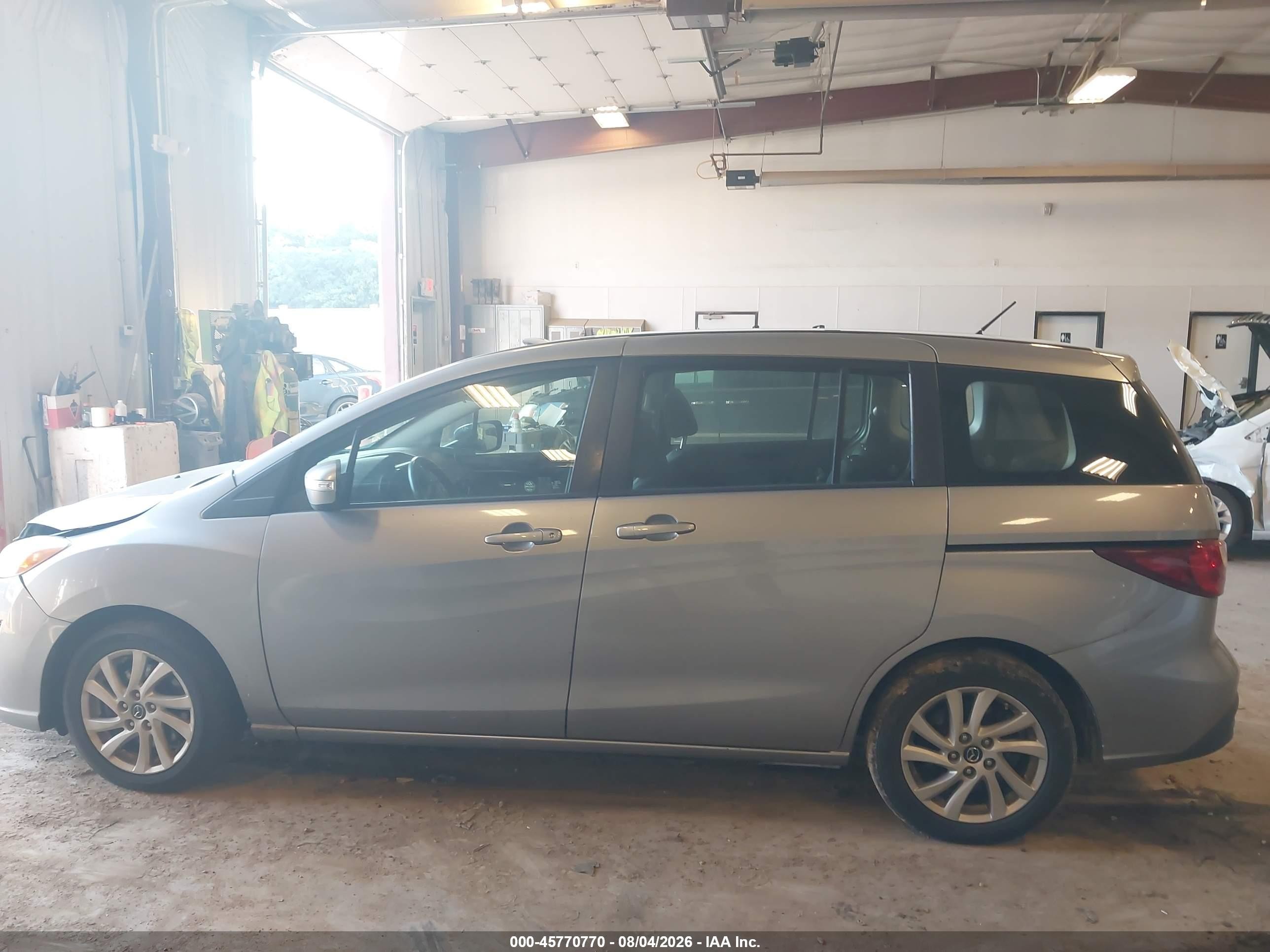 2014 Mazda Mazda5 Sport Silver vin: JM1CW2BLXE0171120