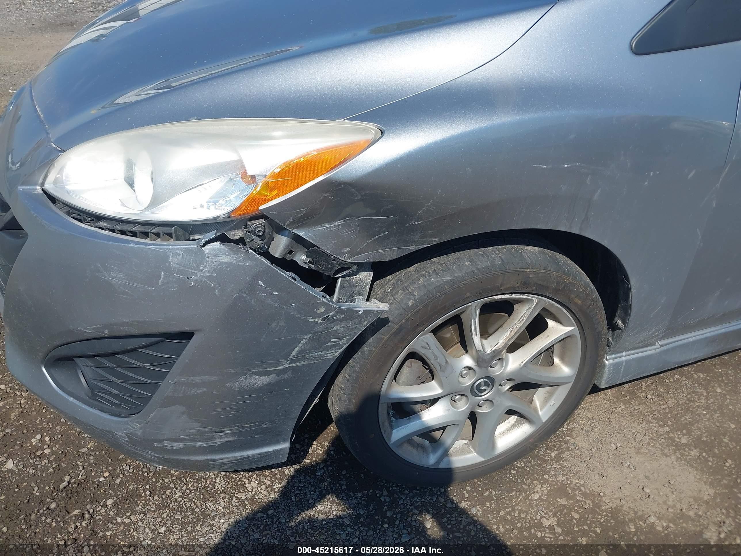 2013 Mazda Mazda5 Touring Silver vin: JM1CW2CL0D0147518