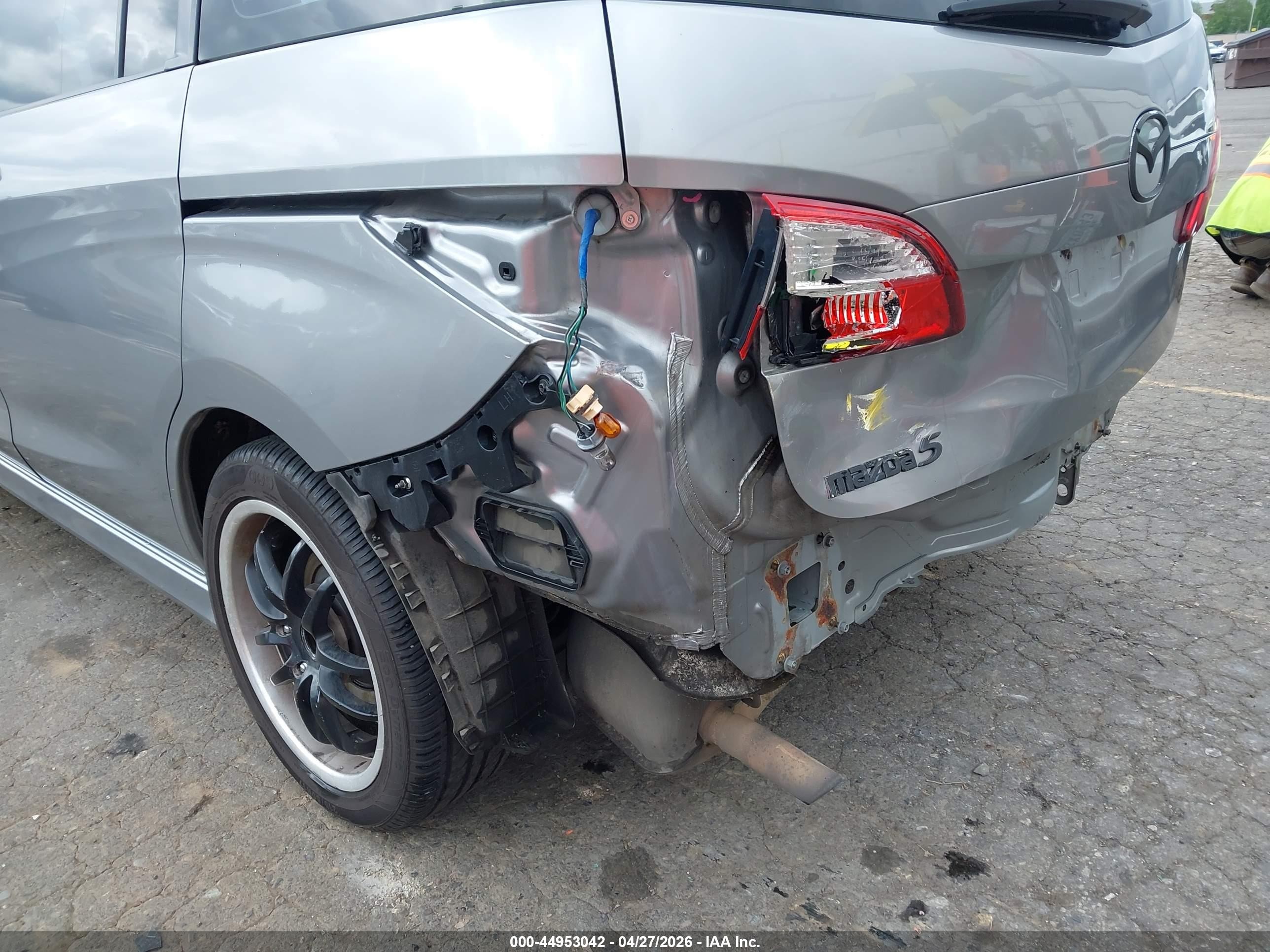 2013 Mazda Mazda5 Touring Silver vin: JM1CW2CL1D0159421