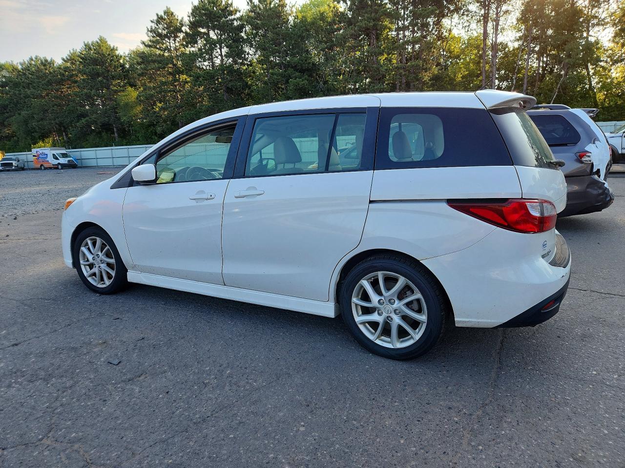 2012 Mazda 5 Белый vin: JM1CW2CL2C0120559