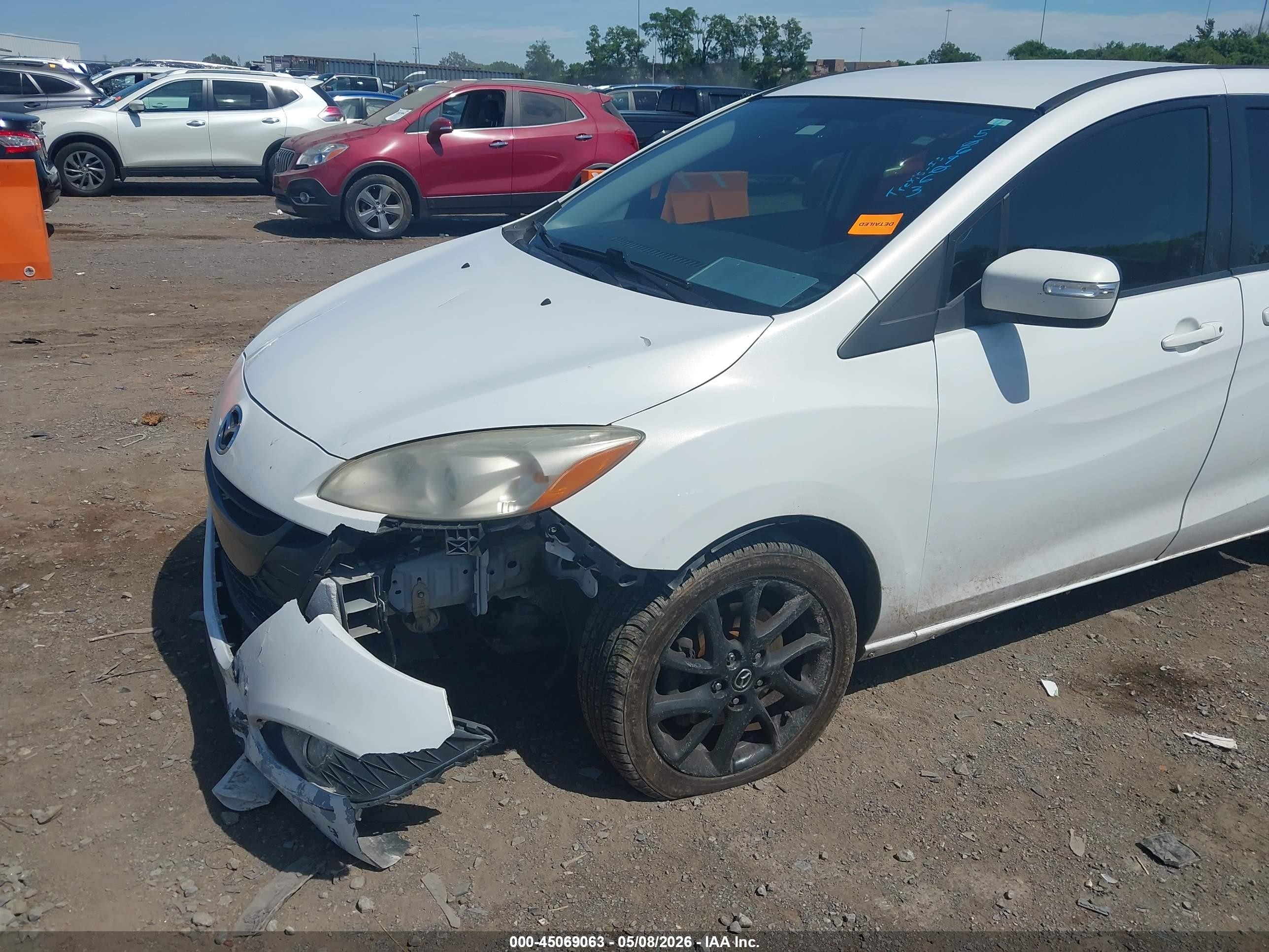 2013 Mazda Mazda5 Touring White vin: JM1CW2CL2D0151263