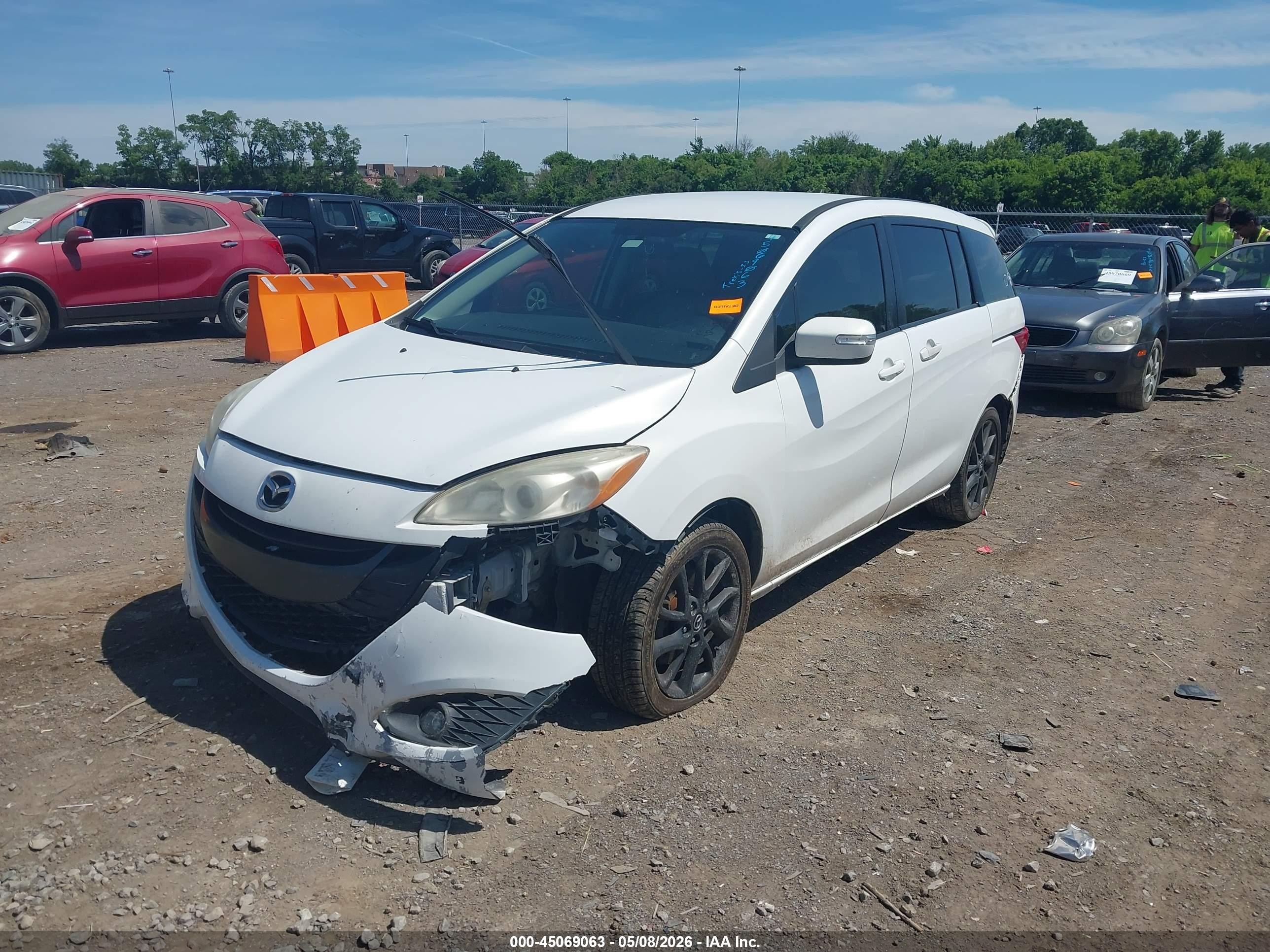 2013 Mazda Mazda5 Touring White vin: JM1CW2CL2D0151263
