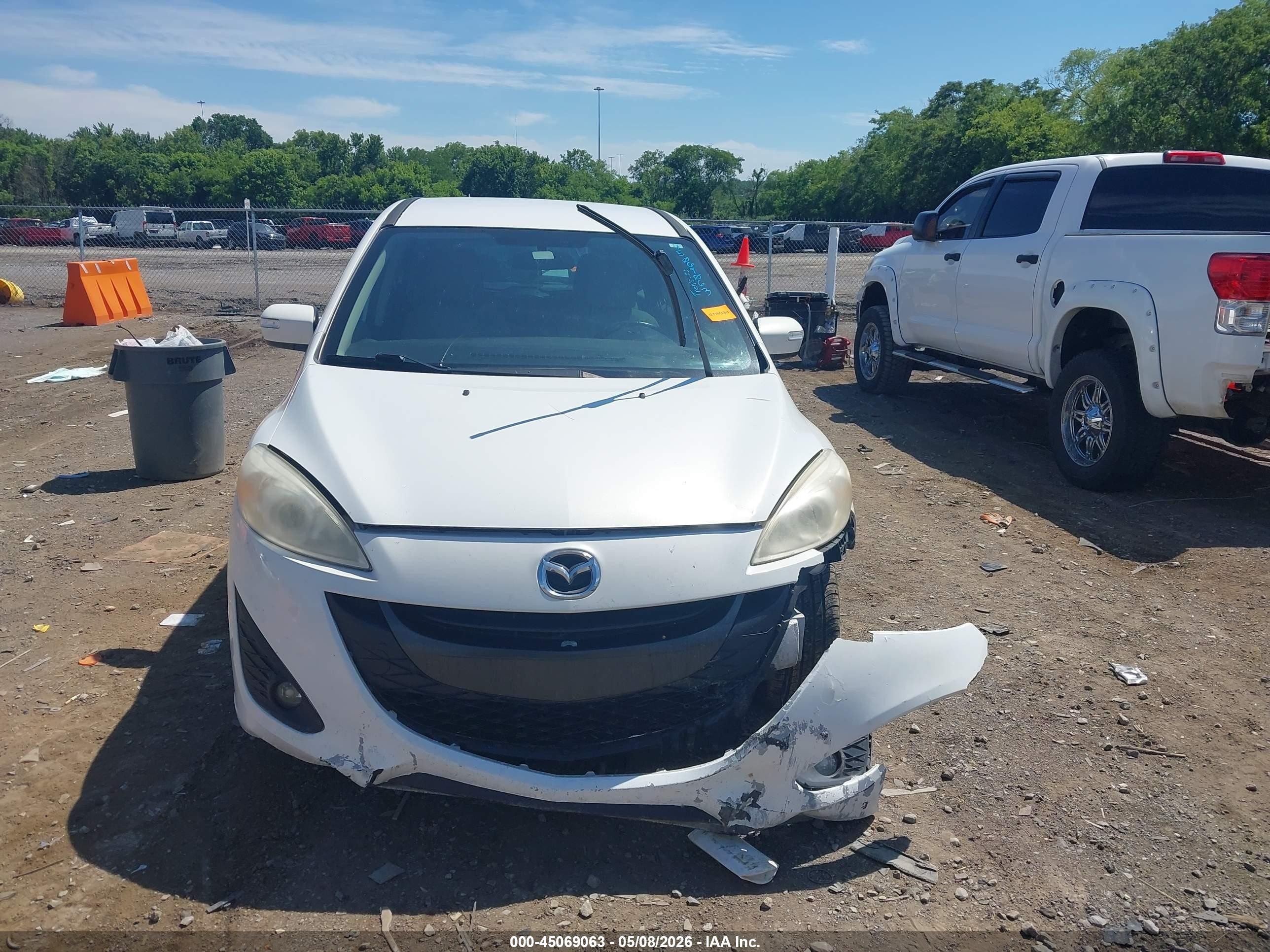 2013 Mazda Mazda5 Touring White vin: JM1CW2CL2D0151263
