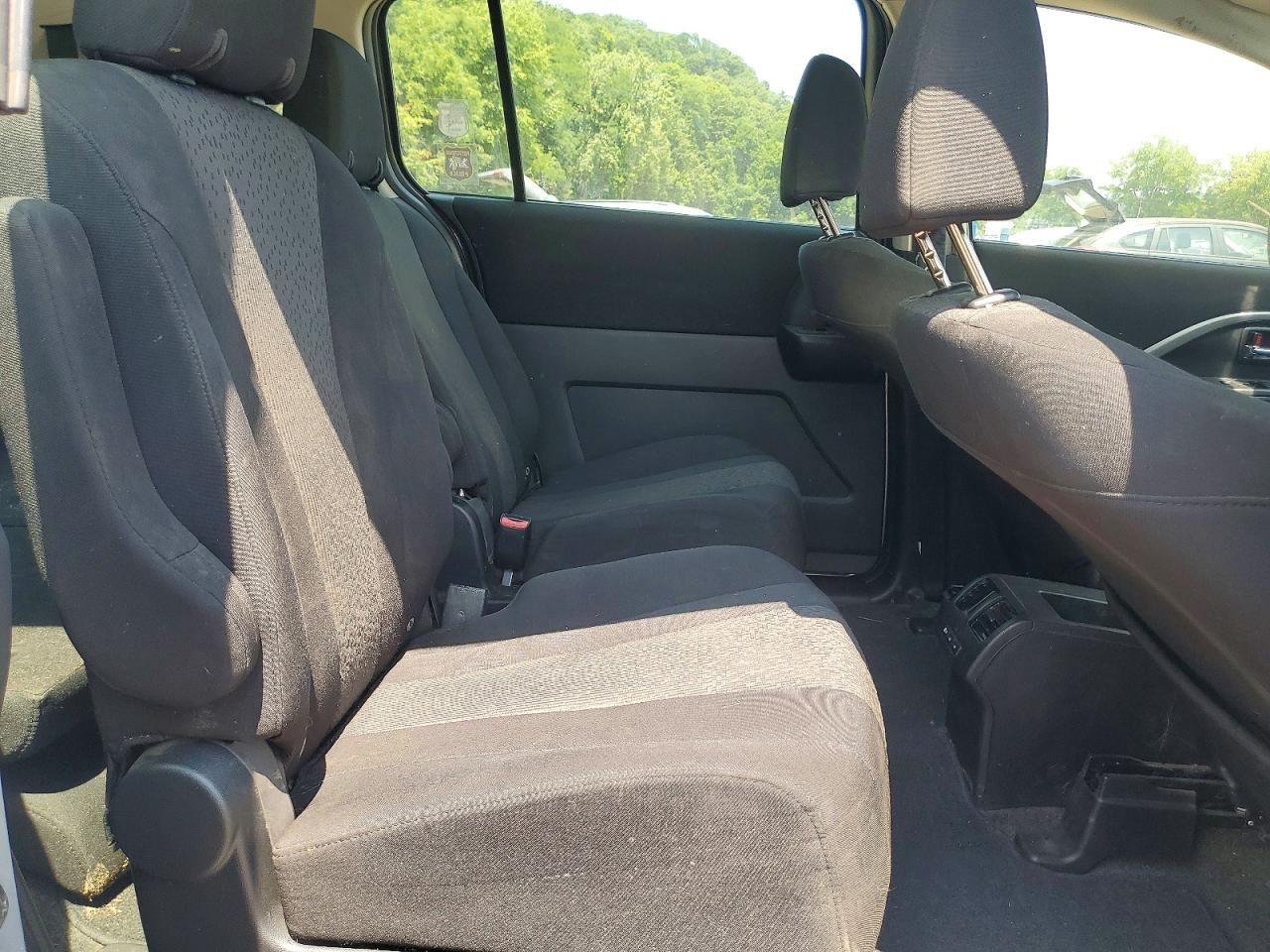 2012 Mazda 5 Silver vin: JM1CW2CL5C0110706