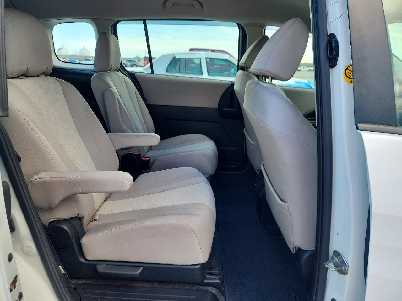 2013 Mazda 5 White vin: JM1CW2CL5D0153105